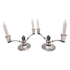Paire de chandeliers/ lampes à huile danois en argent à 2 lumières Jensen, style The Modernity