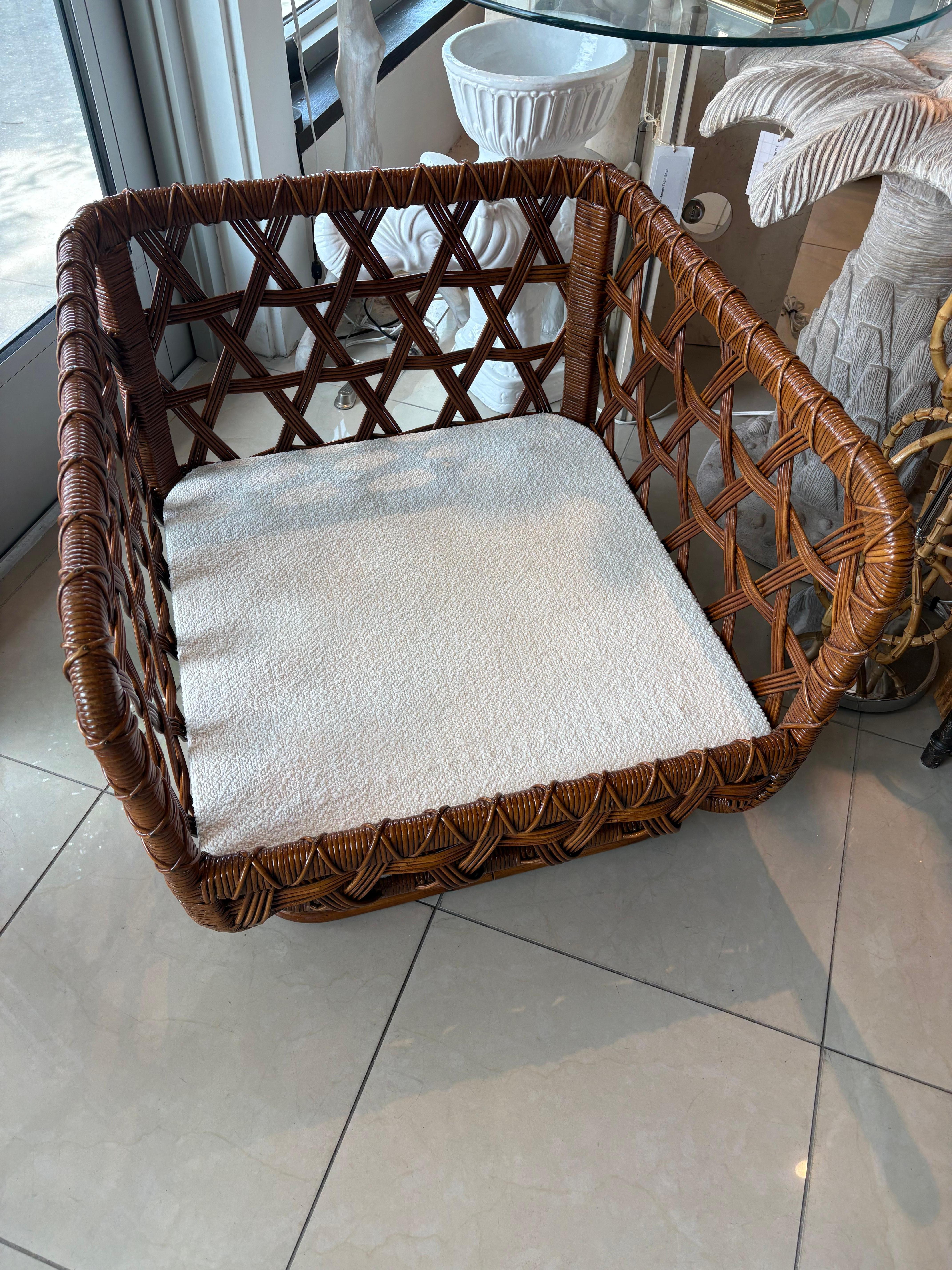 Coppia Danny Ho Fong Tanganika Tropi-cal Club Lounge Chair in rattan restaurato in vendita 3