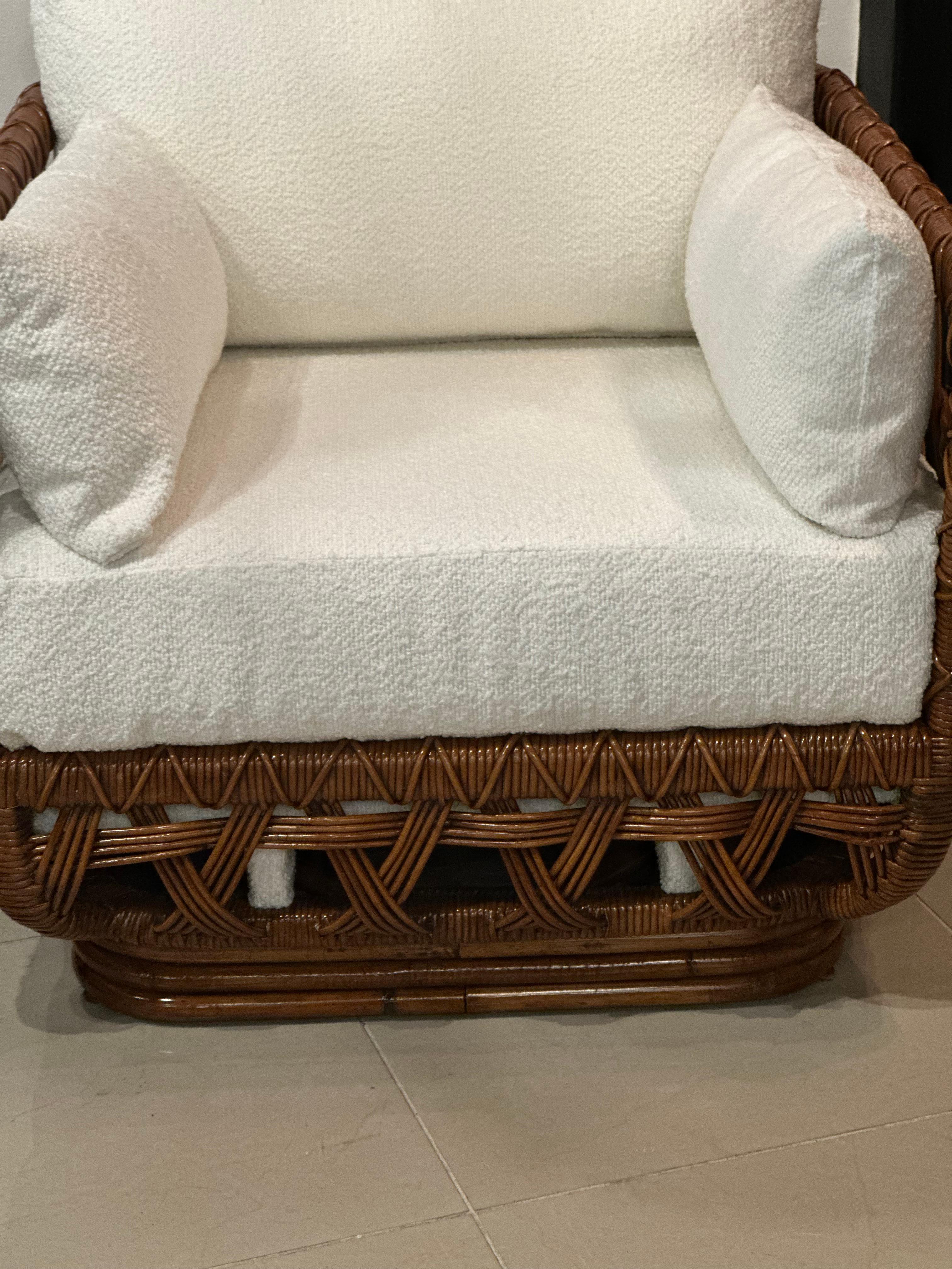 Fine XX secolo Coppia Danny Ho Fong Tanganika Tropi-cal Club Lounge Chair in rattan restaurato in vendita