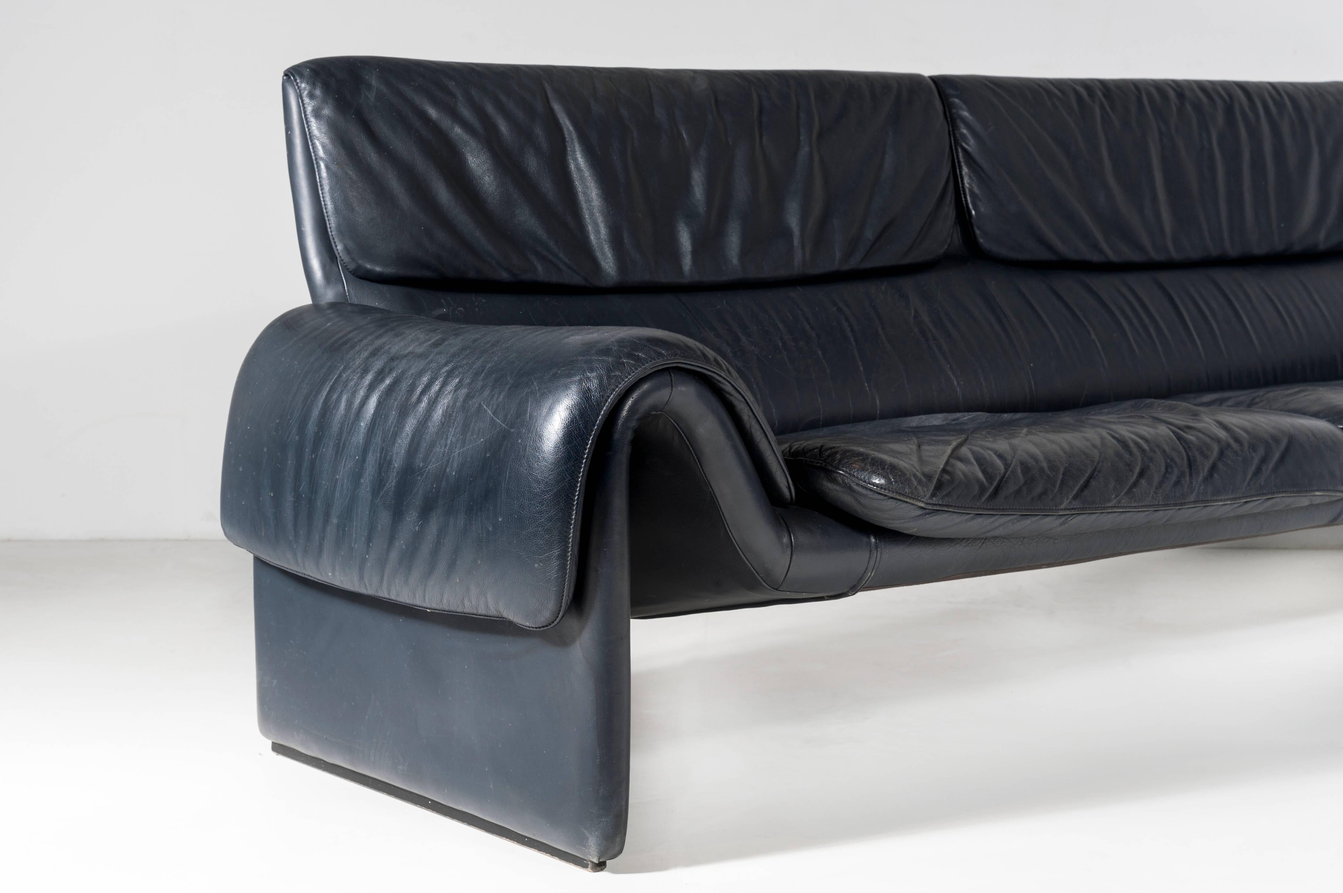 Pair of Dark Blue Leather Sofa by De Sede Model DS 2011, circa 1990 1