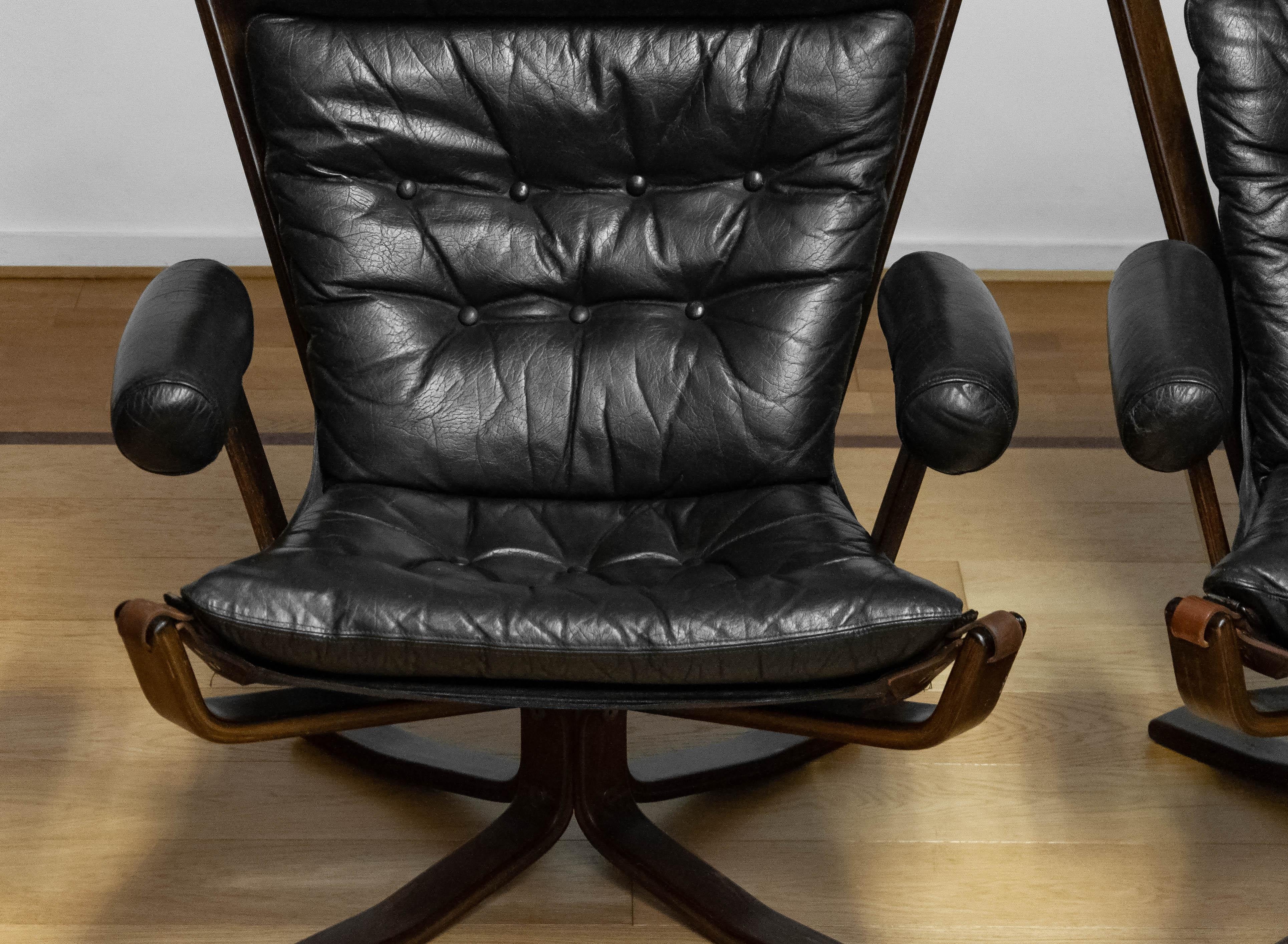 Pair Dark Brown Leather Lounge Chairs 'Superstar