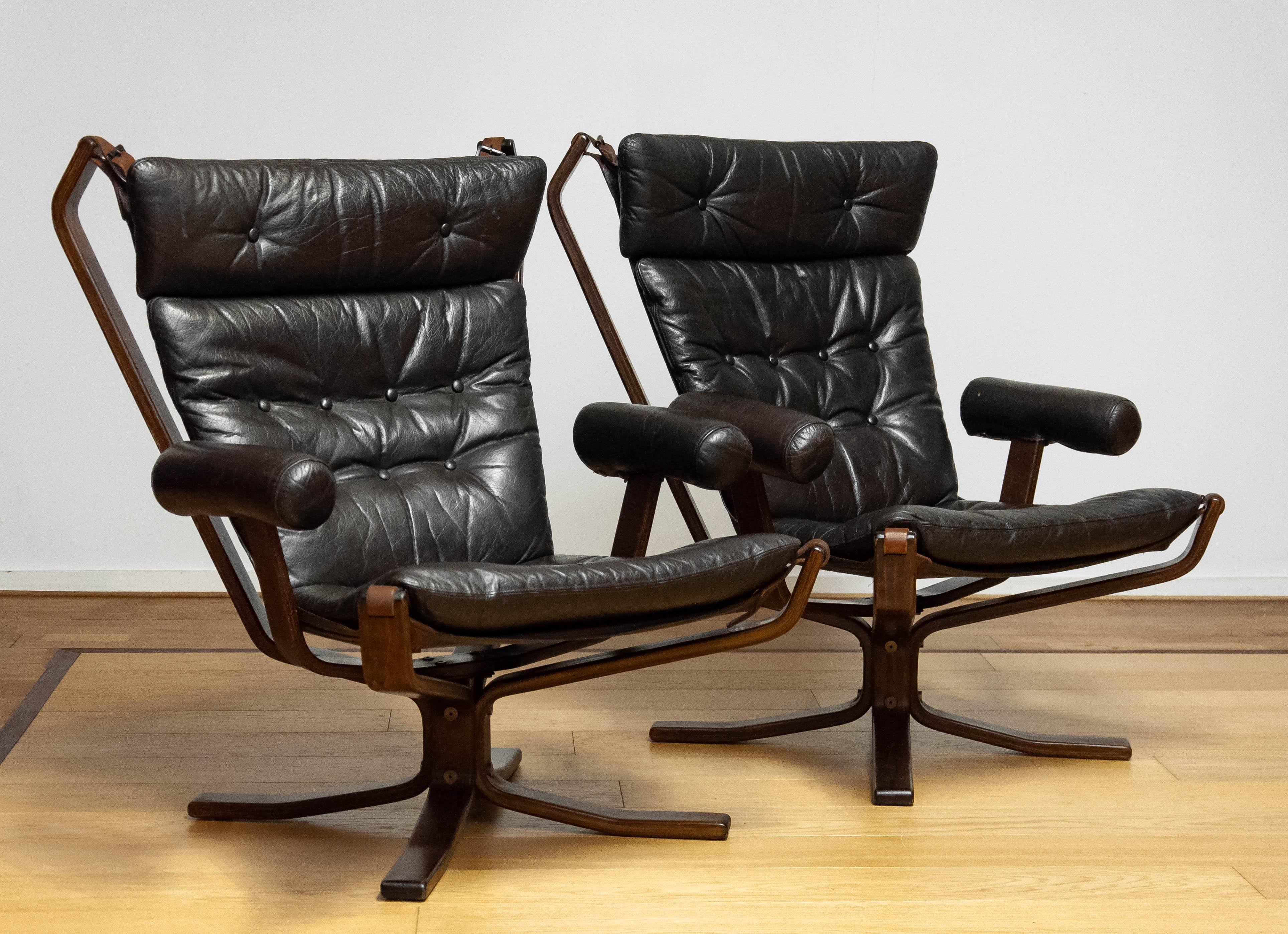 Scandinavian Modern Pair Dark Brown Leather Lounge Chairs 'Superstar