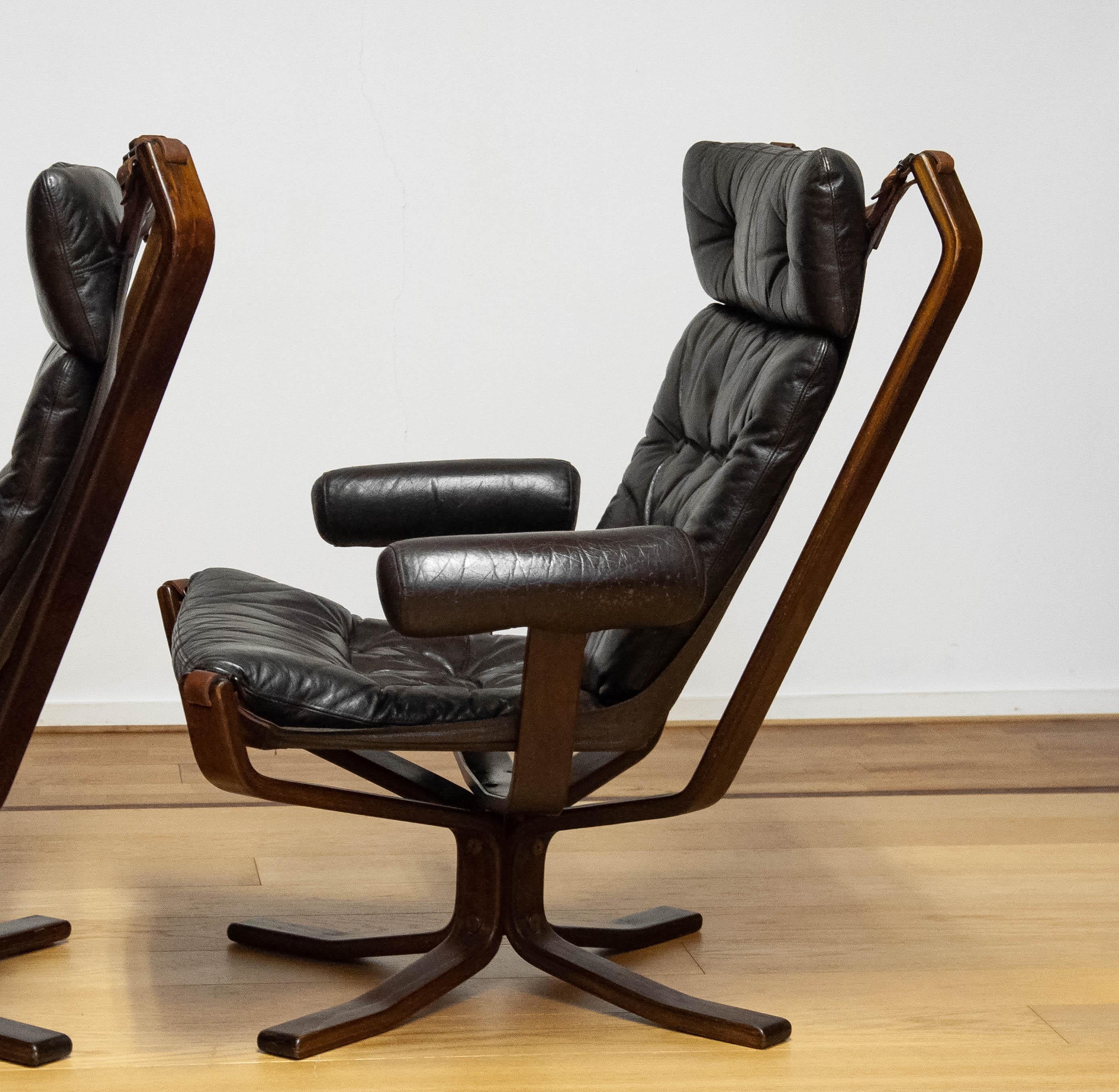 Pair Dark Brown Leather Lounge Chairs 'Superstar