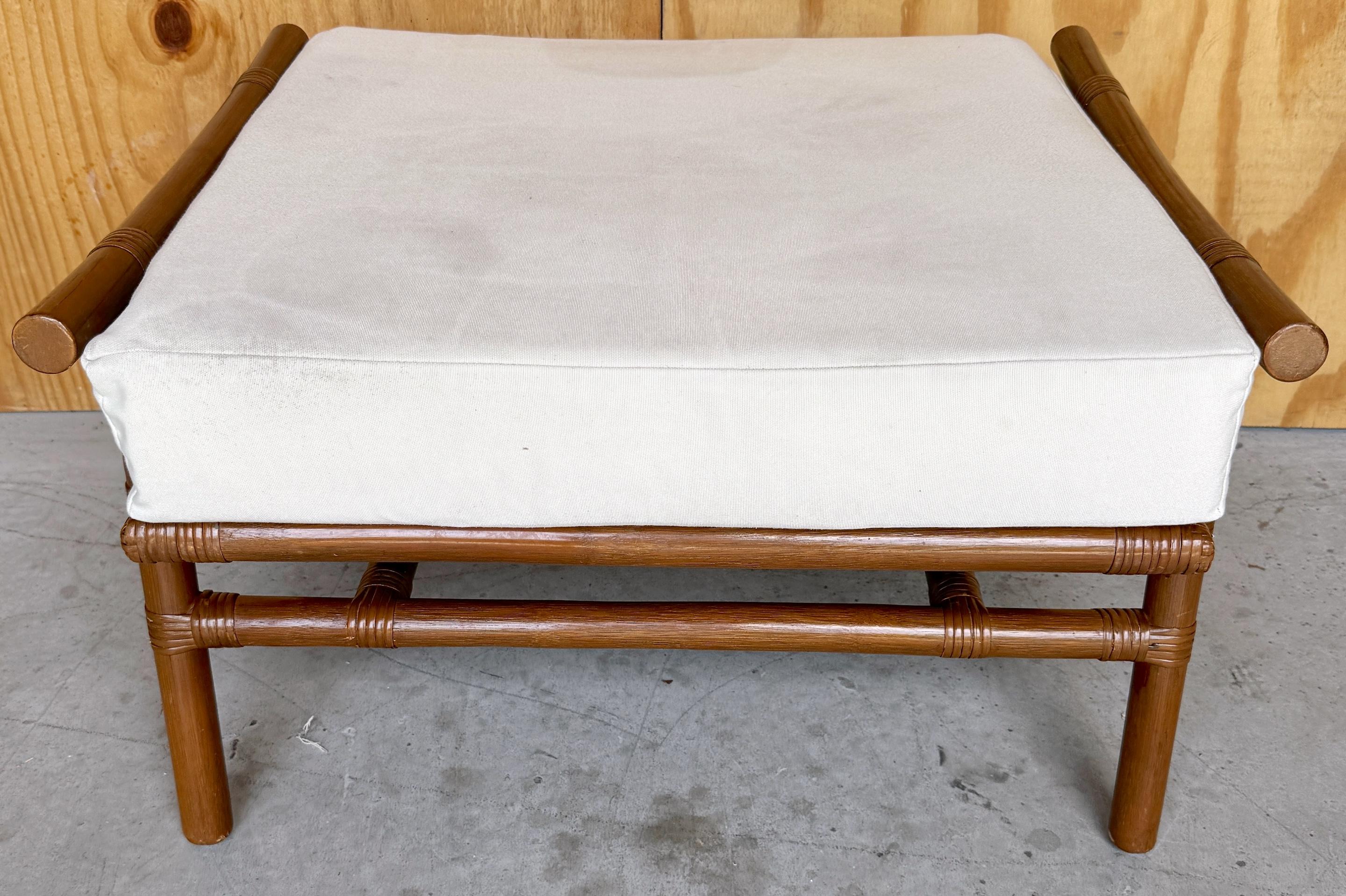 Paar Clubstühle aus dunklem Naturrattan mit Ottomane von Ficks Reed, 1960er Jahre im Angebot 5