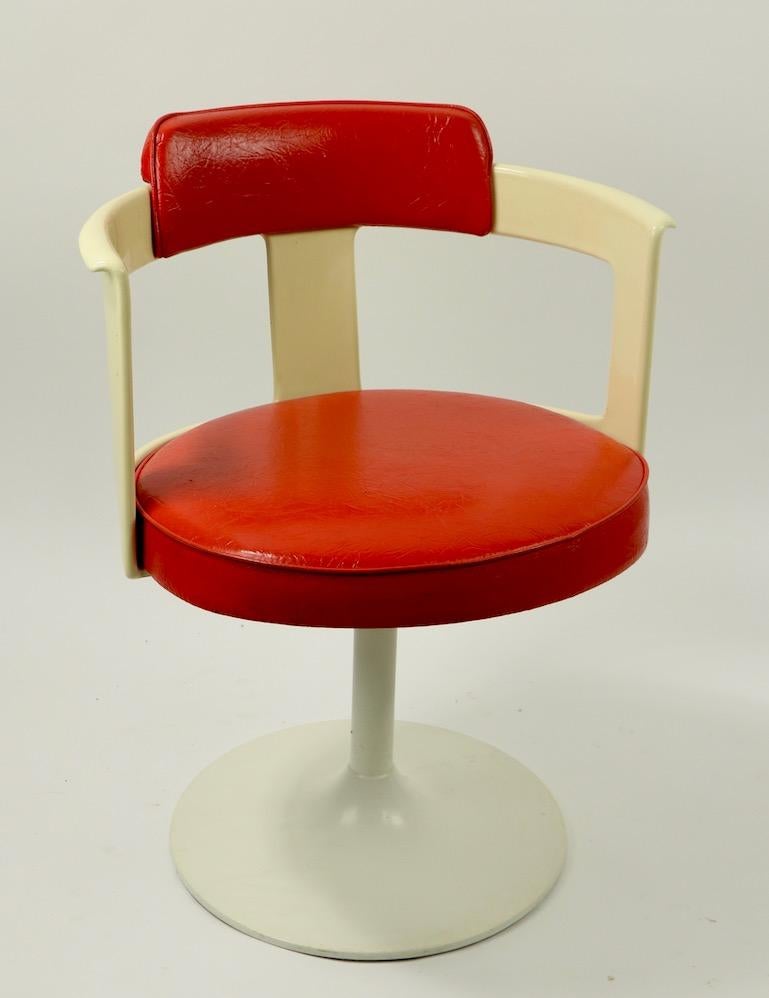 Mid-Century Modern Pair of Daystrom Swivel Tulip Chairs