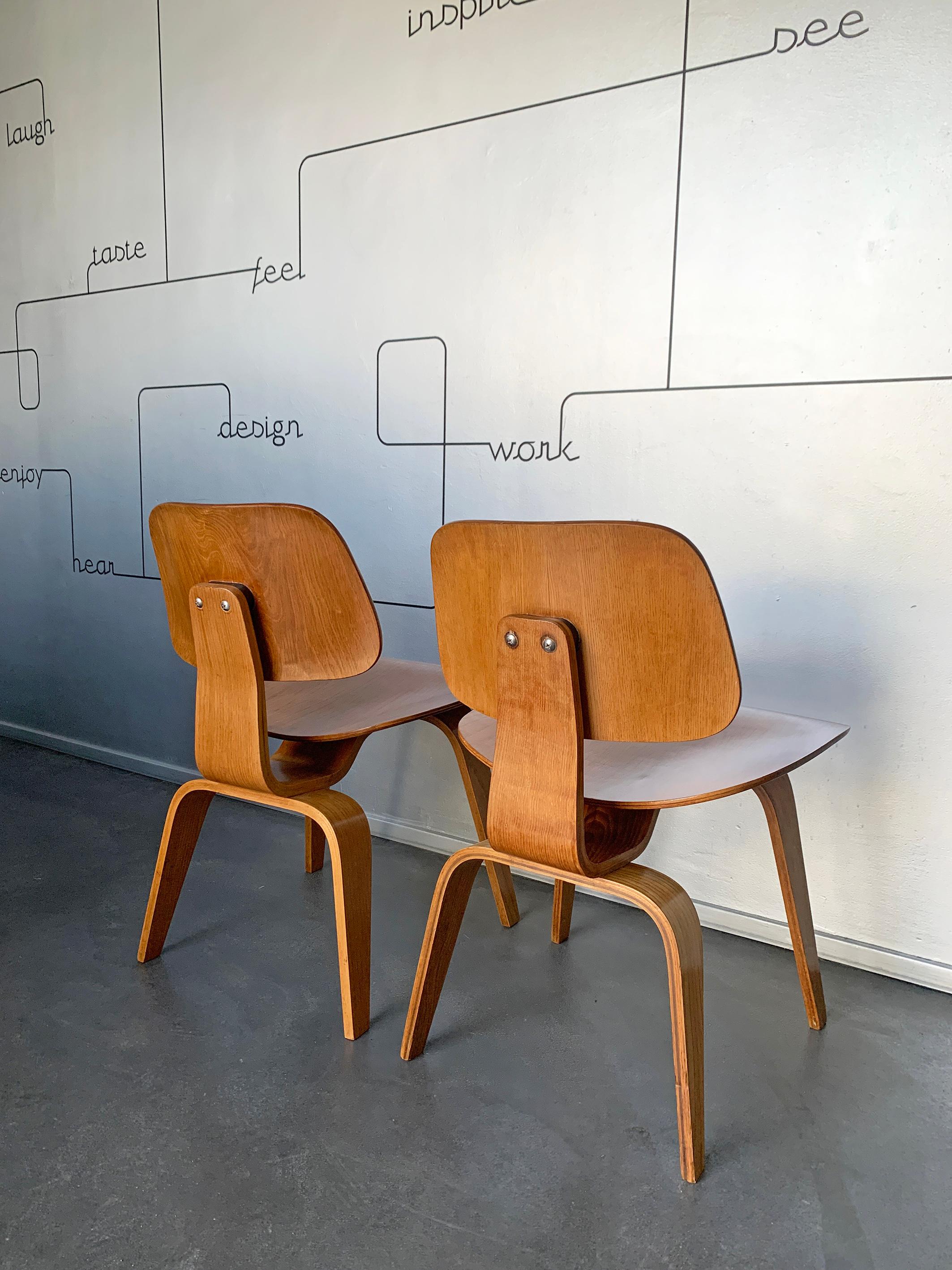 Pair DCW Chairs by Charles & Ray Eames for Evans / Herman Miller in Ash, 1940s 4