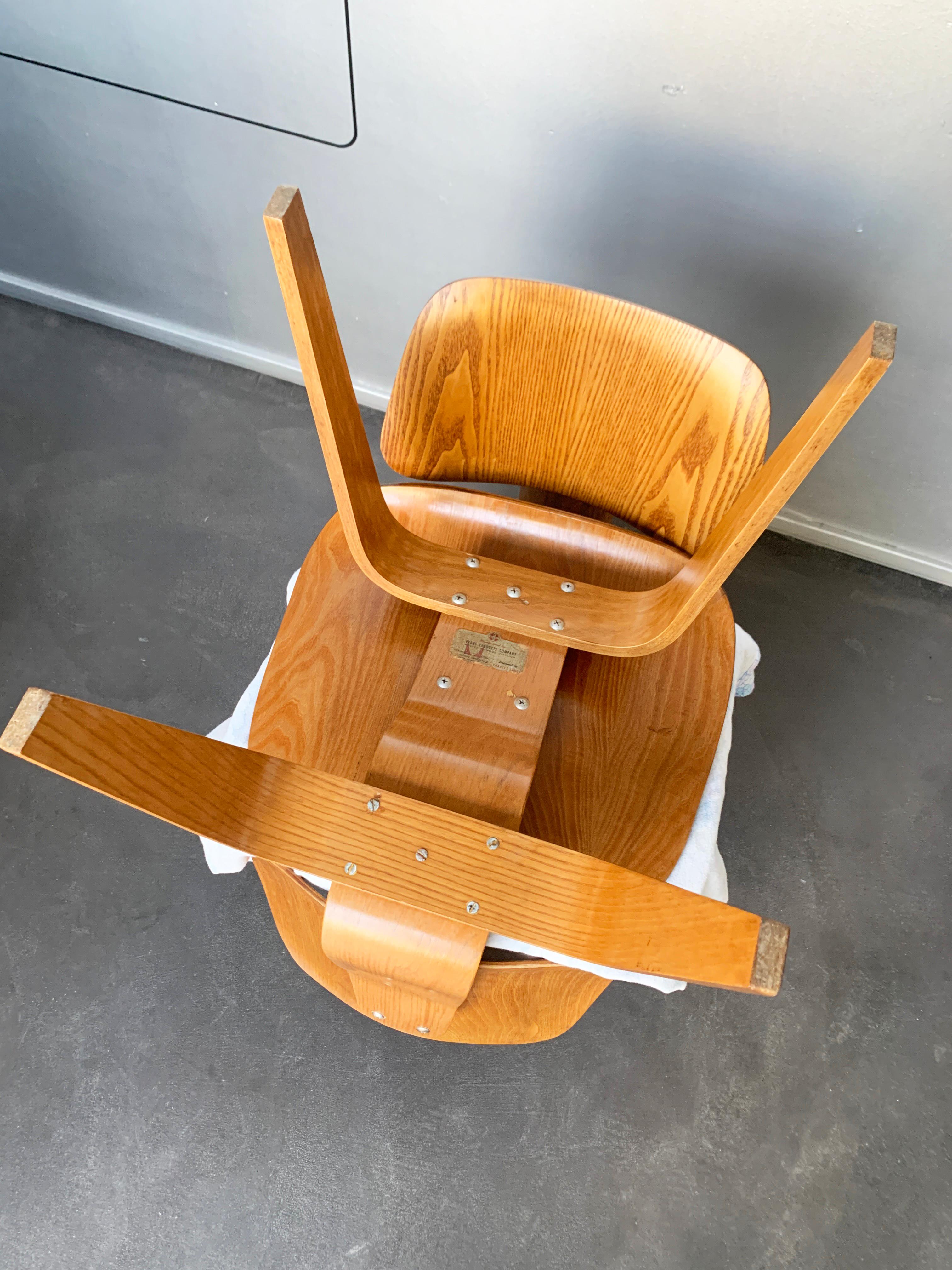 Pair DCW Chairs by Charles & Ray Eames for Evans / Herman Miller in Ash, 1940s 6