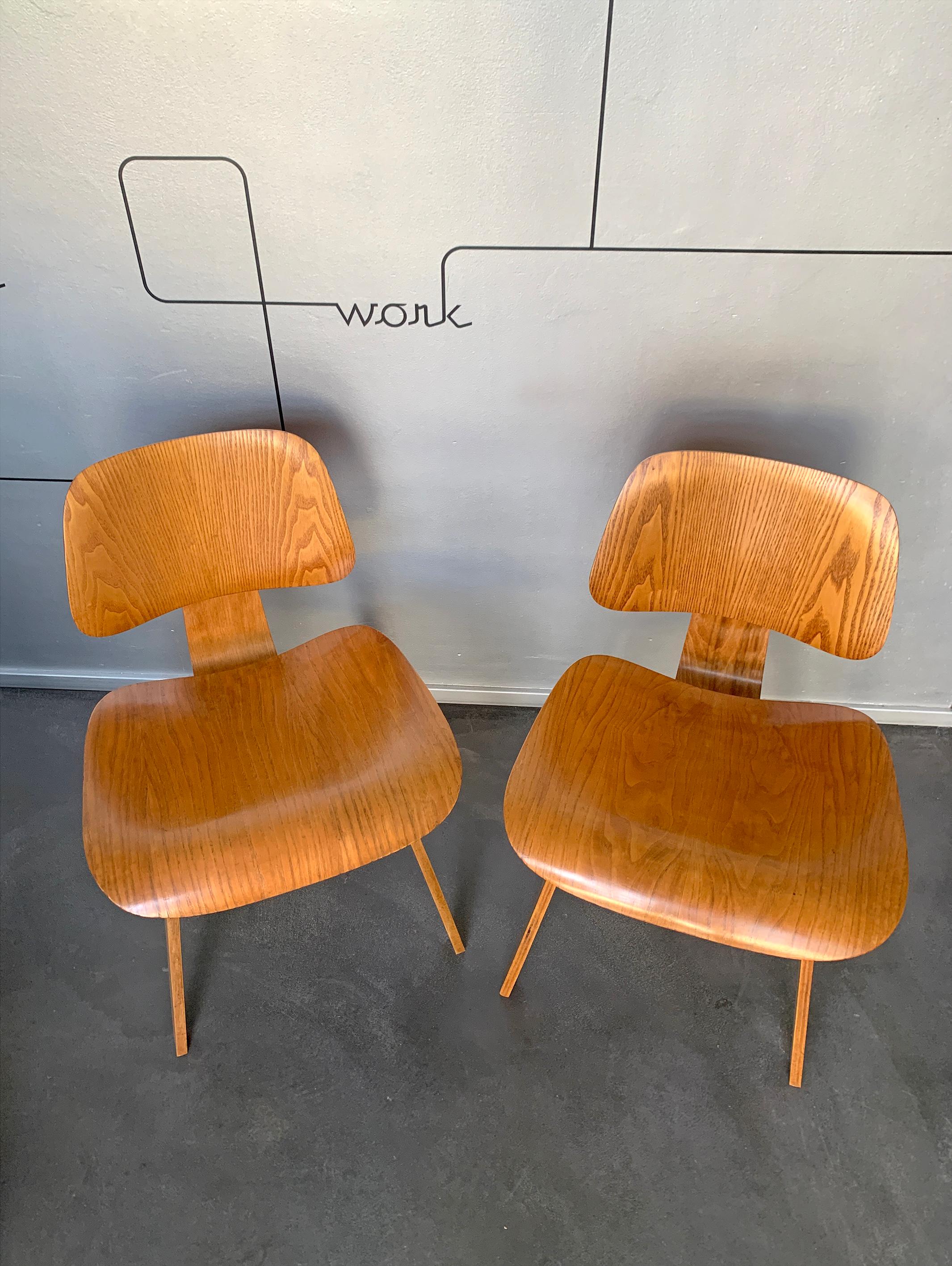 American Pair DCW Chairs by Charles & Ray Eames for Evans / Herman Miller in Ash, 1940s