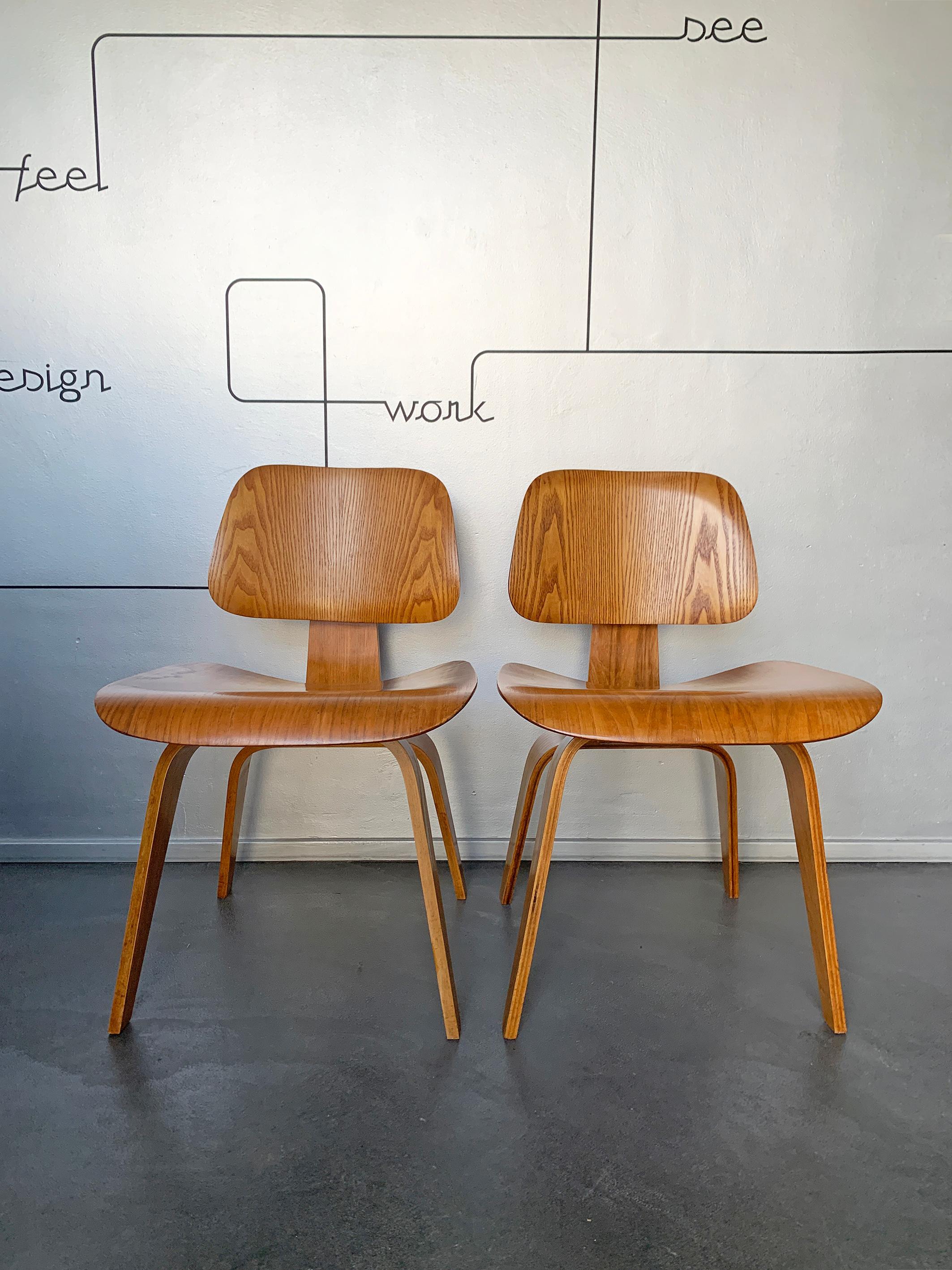 Veneer Pair DCW Chairs by Charles & Ray Eames for Evans / Herman Miller in Ash, 1940s