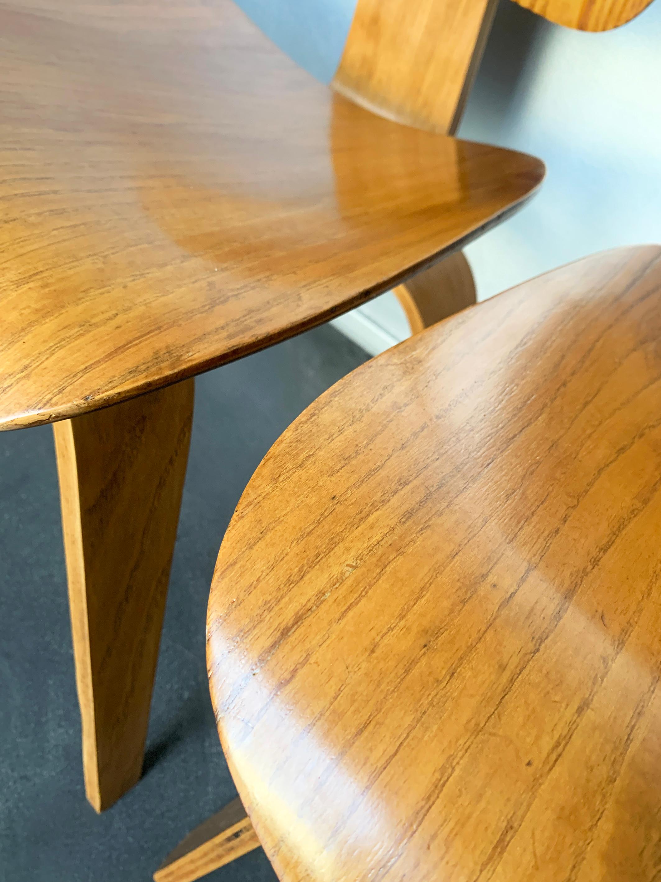 20th Century Pair DCW Chairs by Charles & Ray Eames for Evans / Herman Miller in Ash, 1940s