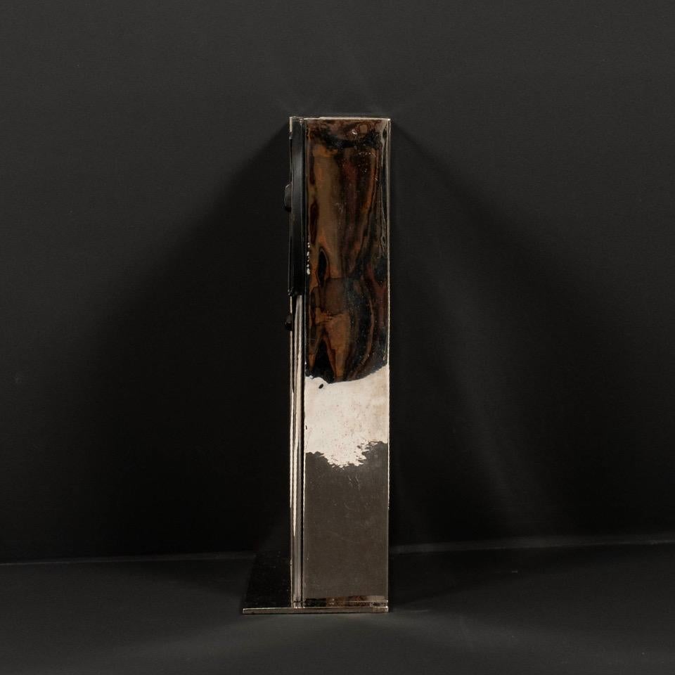 Coppia di vasi in bronzo e acciaio in stile Deco, maschio e femmina, alla maniera di Franz Hagenauer in vendita 7