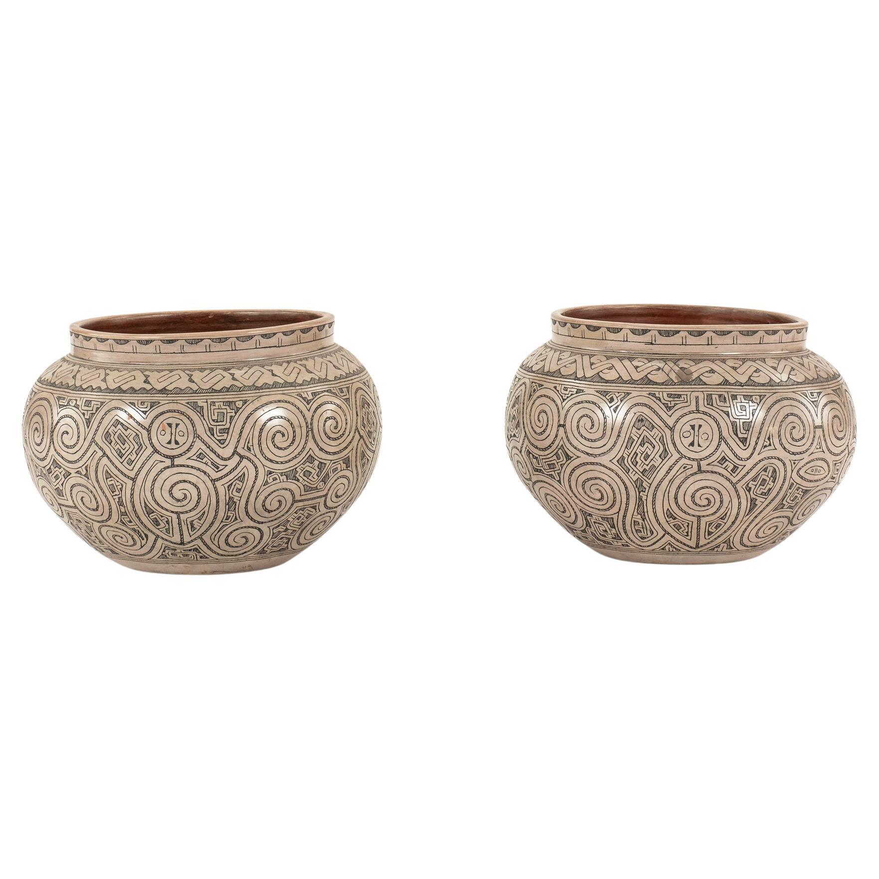 Paire de bols décoratifs en poterie de style aztèque