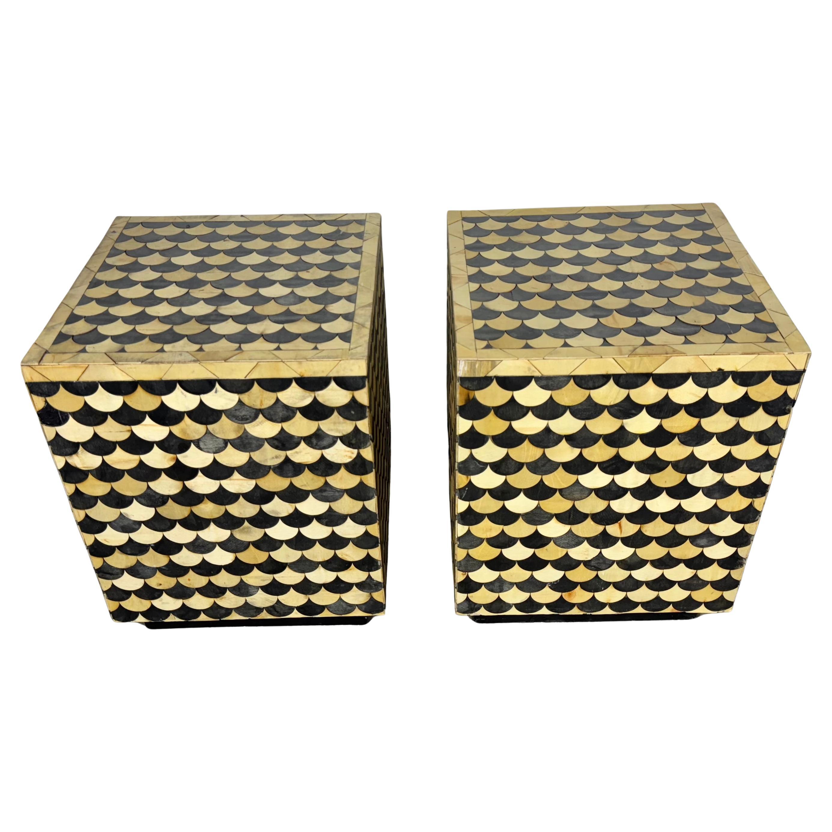 Pareja Mesas / Soportes Cubos Geométricos Decorativos con Incrustaciones de Tonos Mixtos ..MODERNISTA