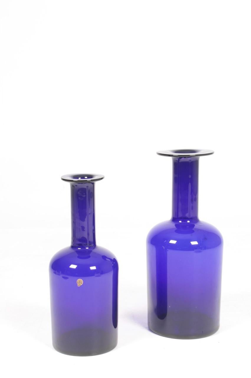 Pair of midcentury vases in glass, designed by Otto Bauer for Kastrup Glass. Made in Denmark, 1950s. Great original condition.