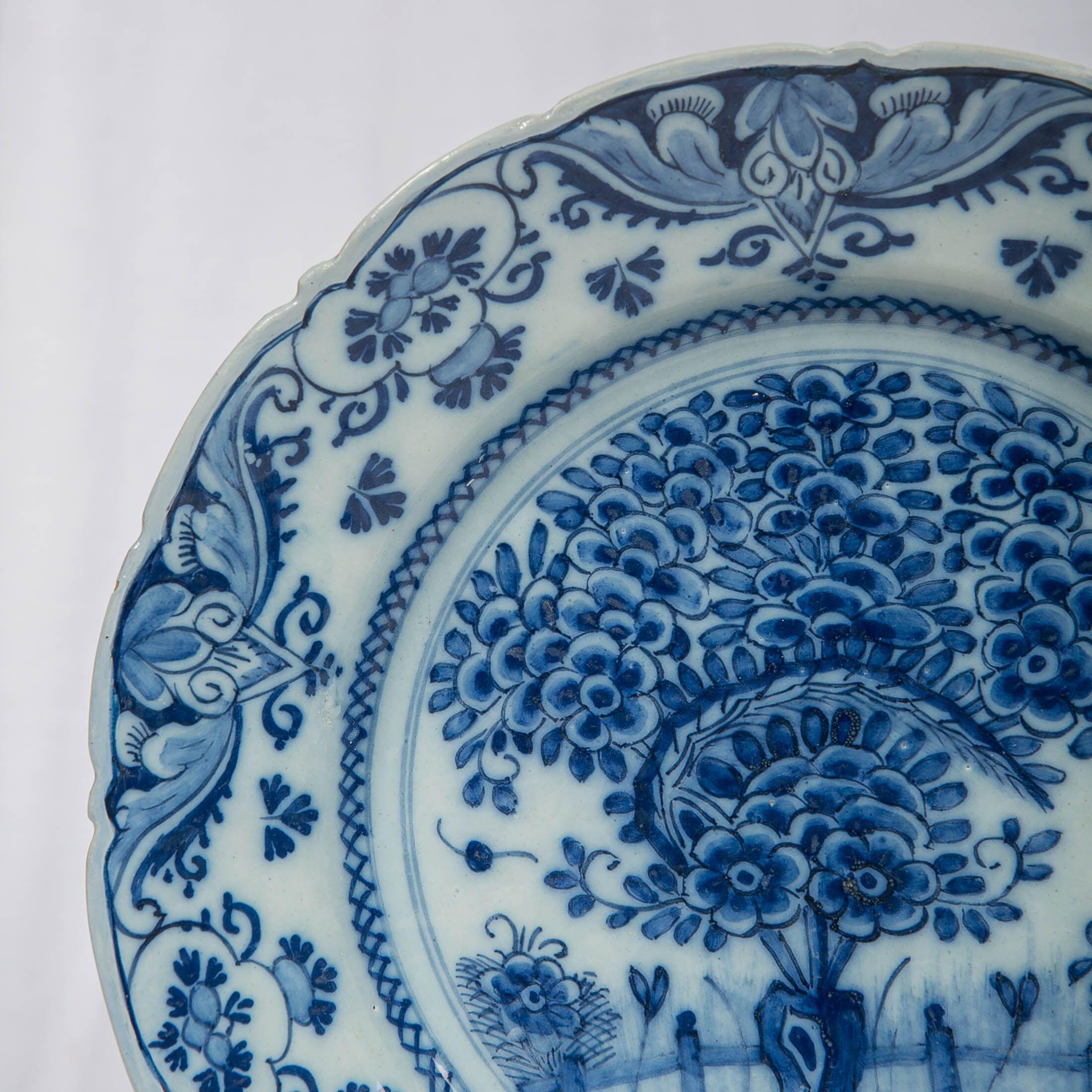 Pair of Delft Blue and White Chargers in the Theeboom Pattern Made circa 1770 In Excellent Condition In Katonah, NY