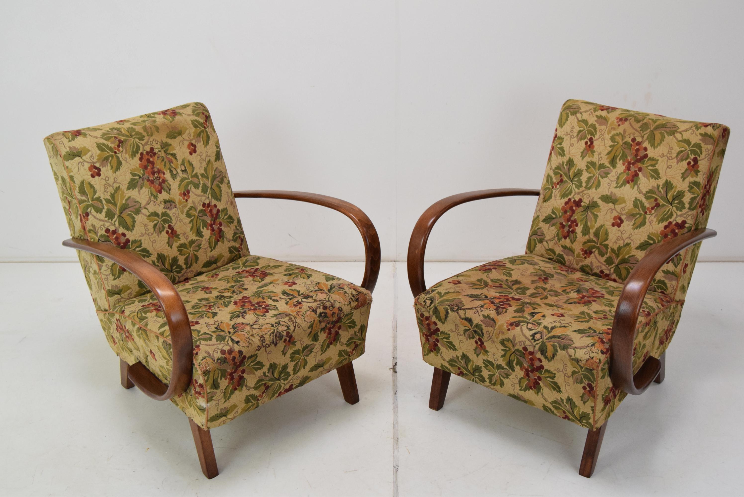 Mid-Century Modern Paire de fauteuils design de Jindrich Halabala, type H-410, années 1950  en vente