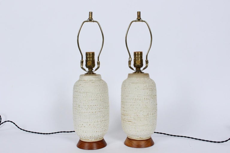 Pair Design Technics Oatmeal Stipple Glazed Pottery Table Lamps, 1950s For Sale 7