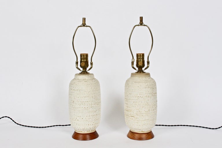 20th Century Pair Design Technics Oatmeal Stipple Glazed Pottery Table Lamps, 1950s For Sale