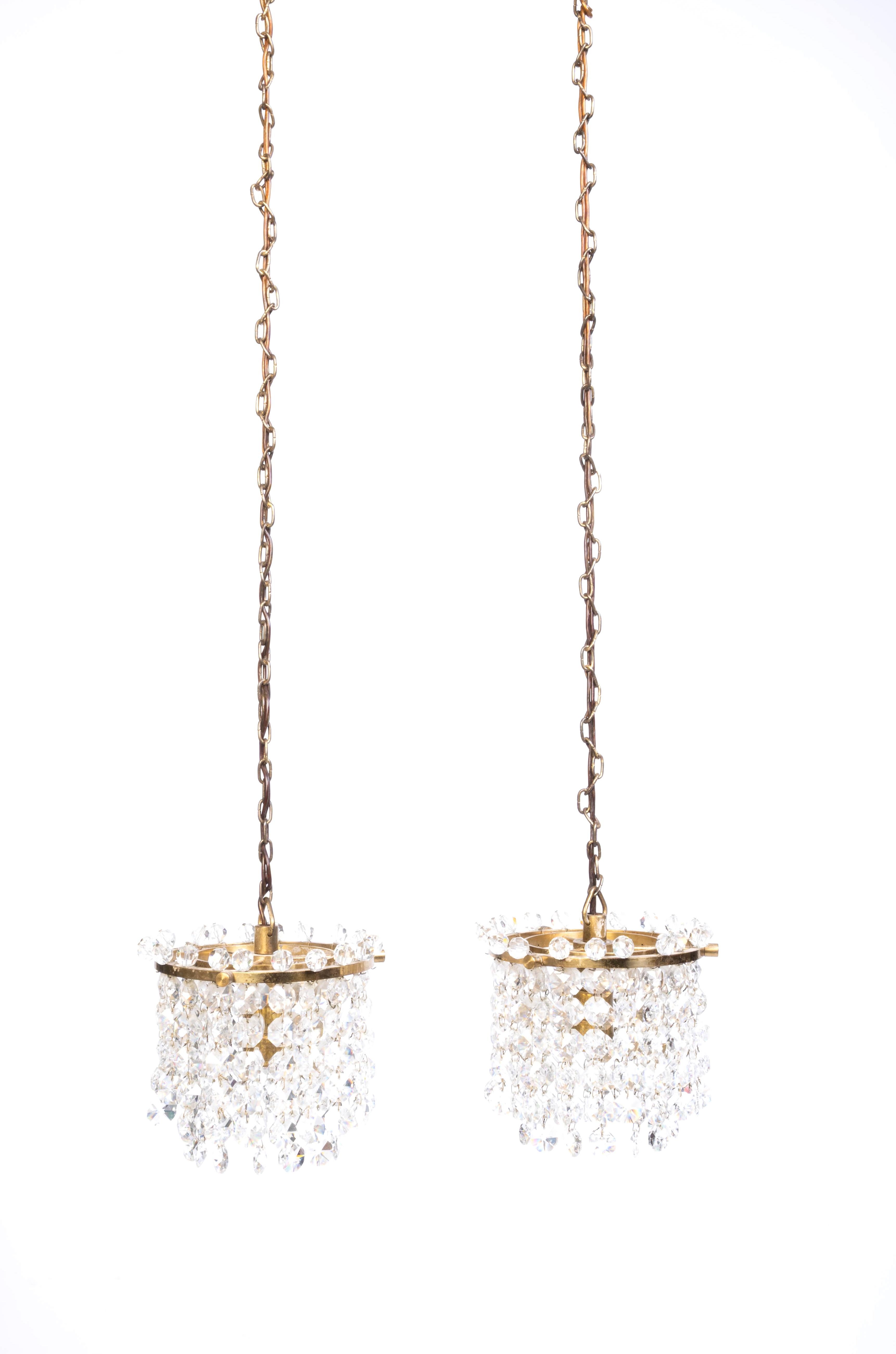 Pair Diminutive Swedish Crystal And Brass Pendant Lights C.1920 In Good Condition For Sale In London, GB