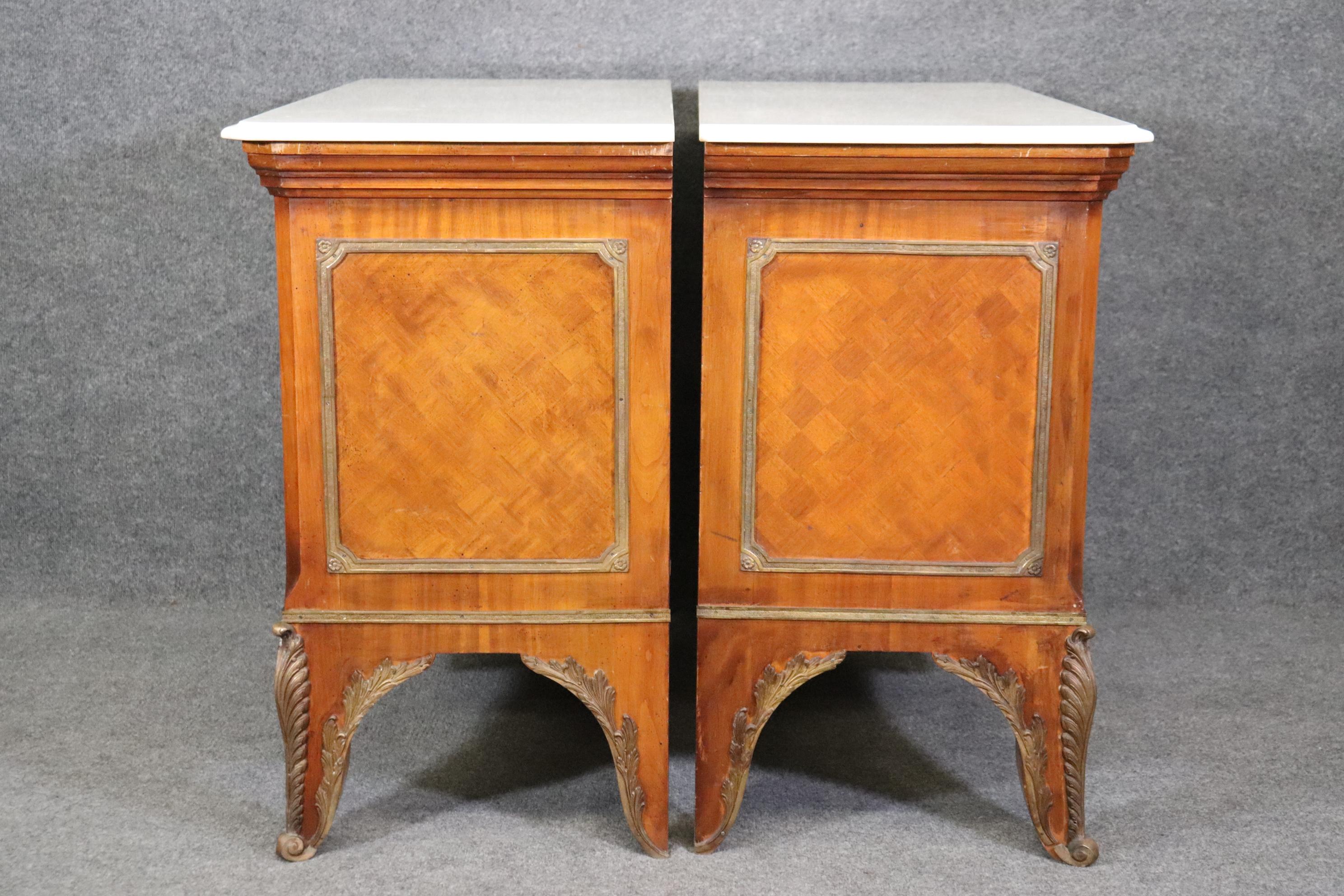 Pair Directoire Bronze Mounted Figural Marble Top Kingwood Nightstands Commodes  For Sale 2