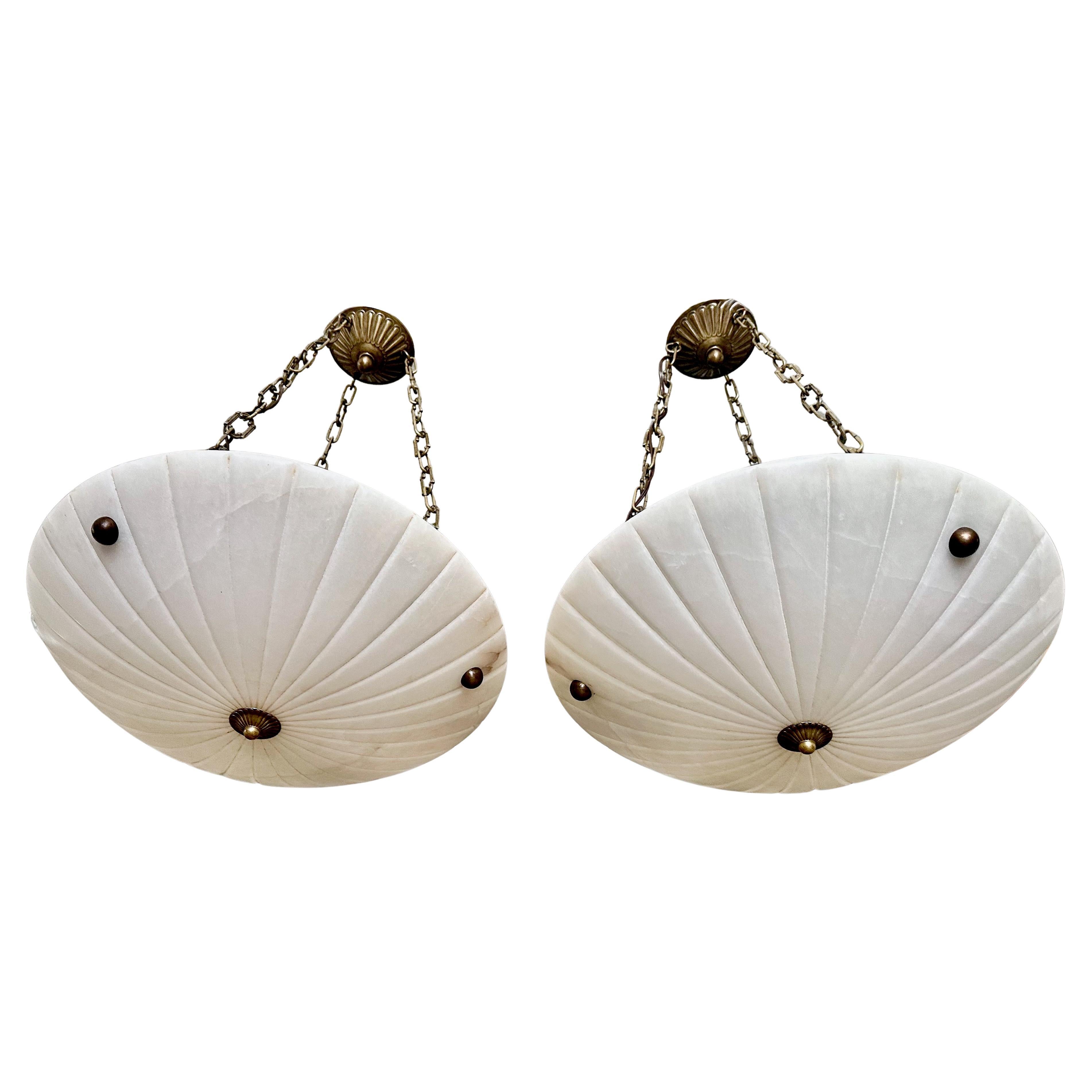 Paire de lustres suspendus en albâtre de style Directoire en vente