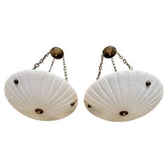 Paire de lustres suspendus en albâtre de style Directoire