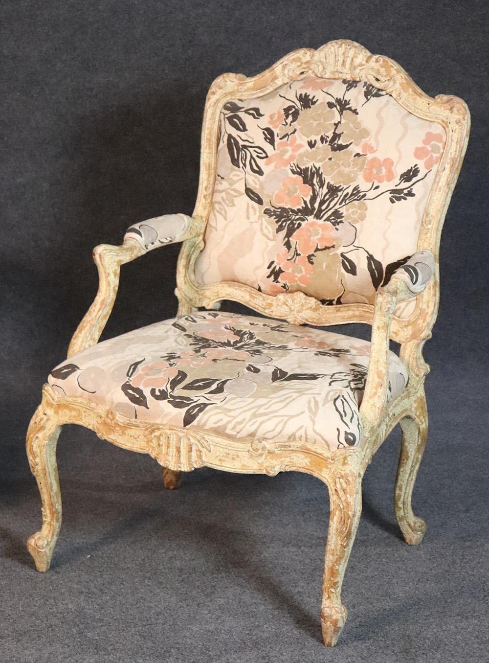 Late 20th Century Pair of Distressed Painted French Louis XV Open Arm Bergère Fauteuil Chairs For Sale