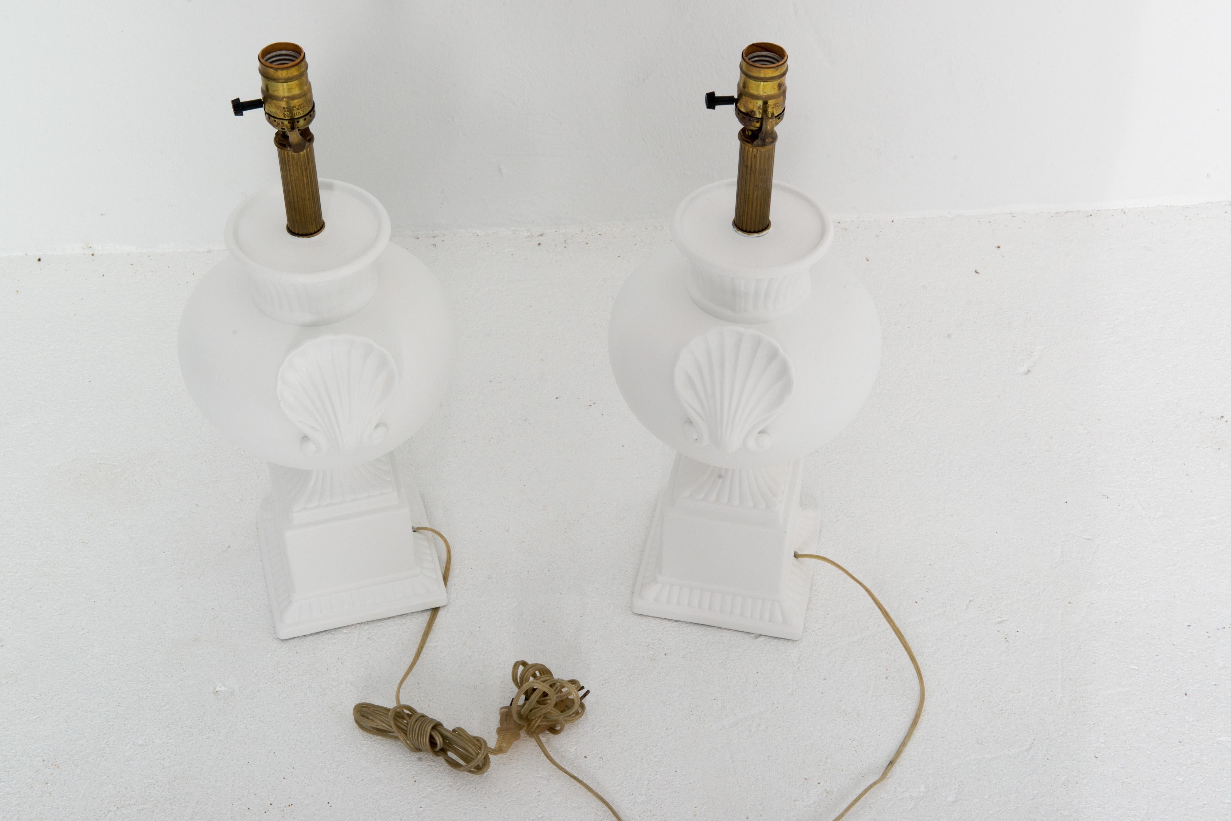 Pair Dorothy Draper style Bulbous Urn Lamps with Shell Detail For Sale 5