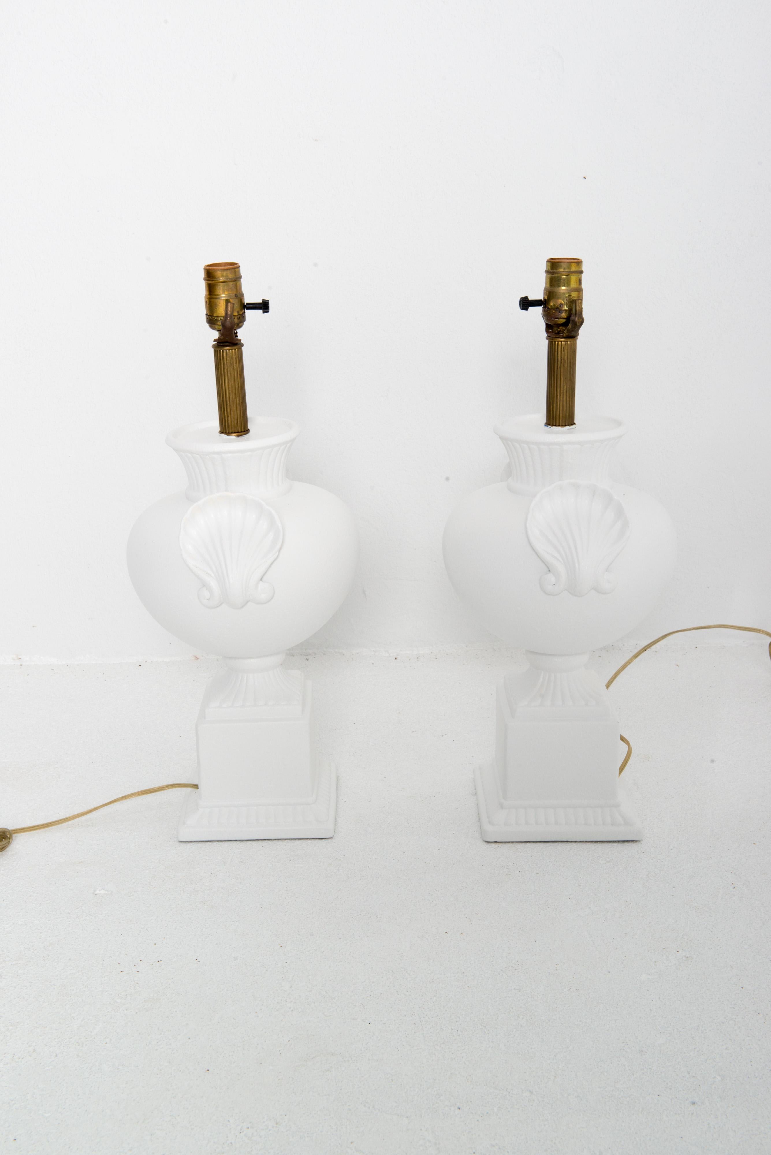 Plaster Pair Dorothy Draper style Bulbous Urn Lamps with Shell Detail For Sale