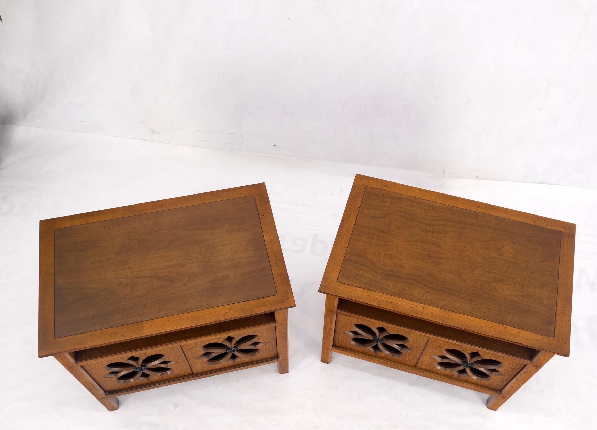 Pair Double Door Pierced Carved Doors Compartment Night Stands End Tables Mint For Sale 6