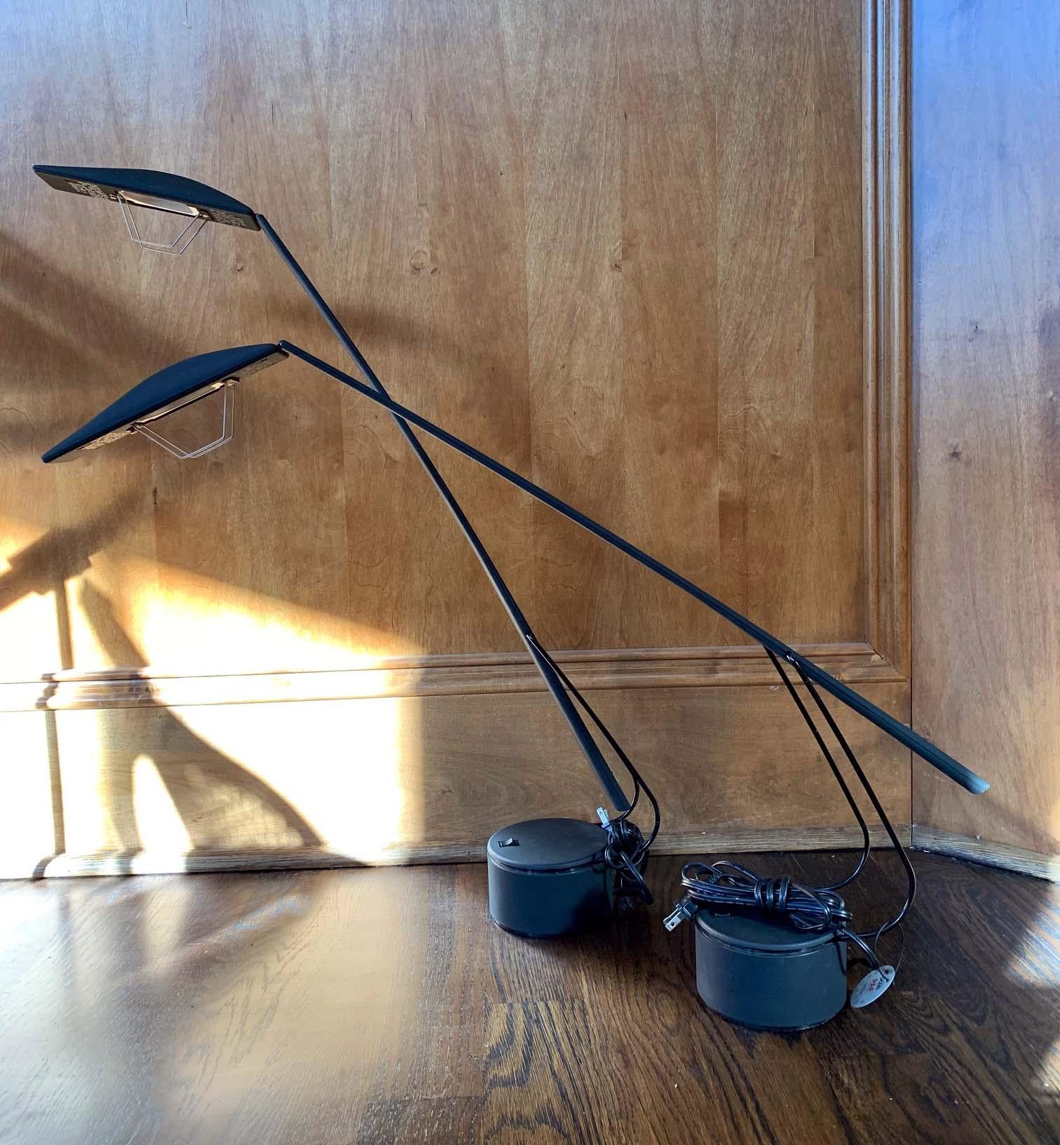 Dove Task Desk Lamps by Mario Barbaglia Marco Colombo for PAF Studio Italy, Pair For Sale 1