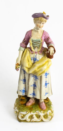 Pareja de figuras de porcelana pintadas a mano estilo Dresden finales del siglo XX