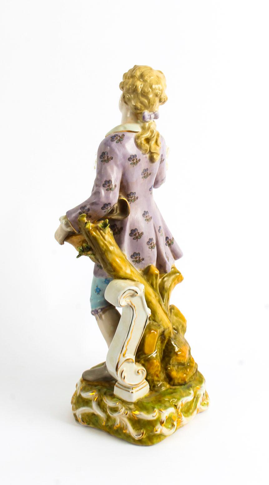 Paar handbemalte Porzellanfiguren im Dresdner Stil des späten 20. Jahrhunderts im Angebot 1