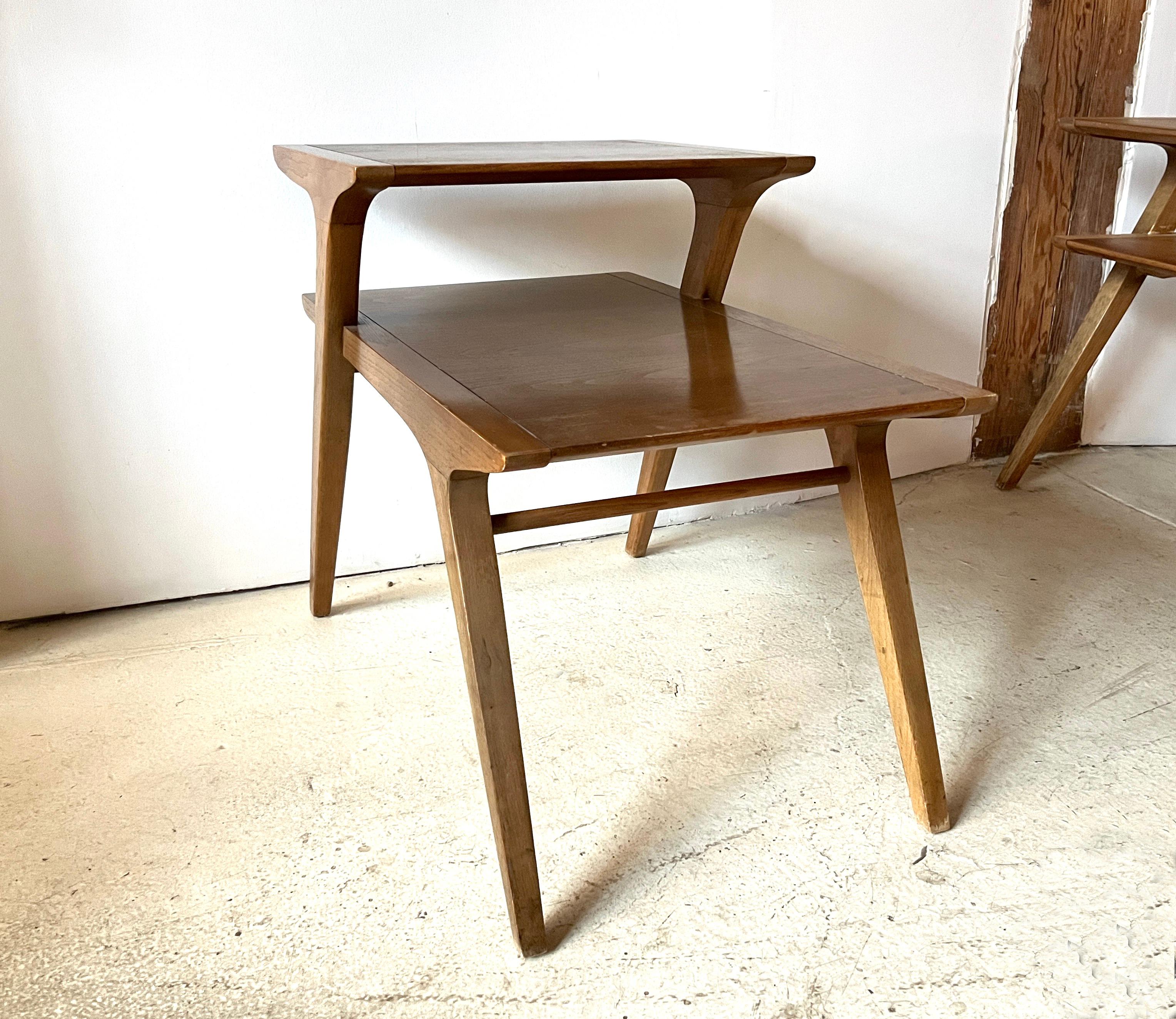 Ein Paar Drexel Profile Mid-Century Modern Step Beistelltische von John Van Koert im Angebot 7