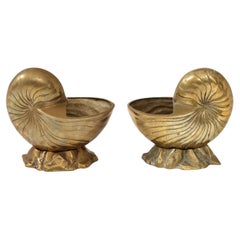 Coppia di vasi Nautilus in bronzo in stile Duquette