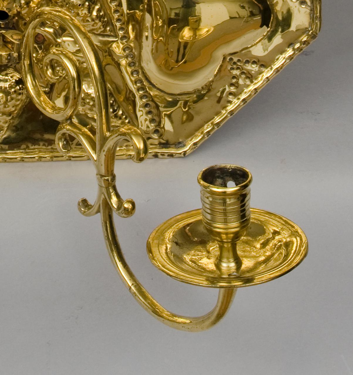 Early 19th Century Pair of Dutch Antique Brass Wall Sconces, circa 1820 For Sale