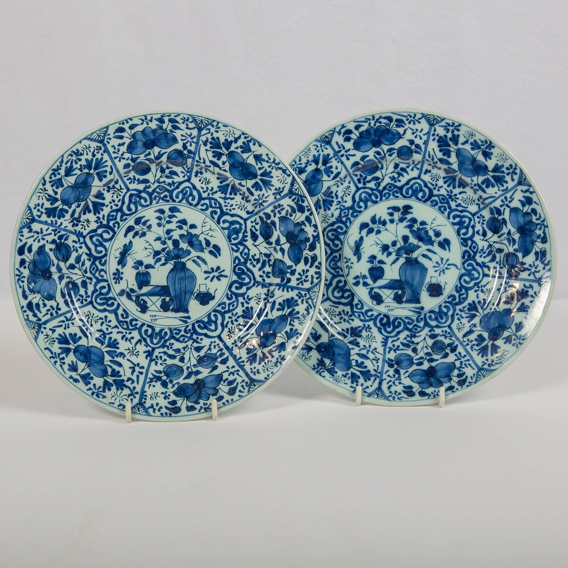 Pair of Dutch Delft Blue and White Pancake Plates Made 1705-1725 In Excellent Condition In Katonah, NY