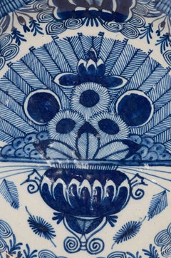 Paar holländische Delfter Blau und Weiß Pfau Chargers aus dem 18. Jahrhundert um 1780