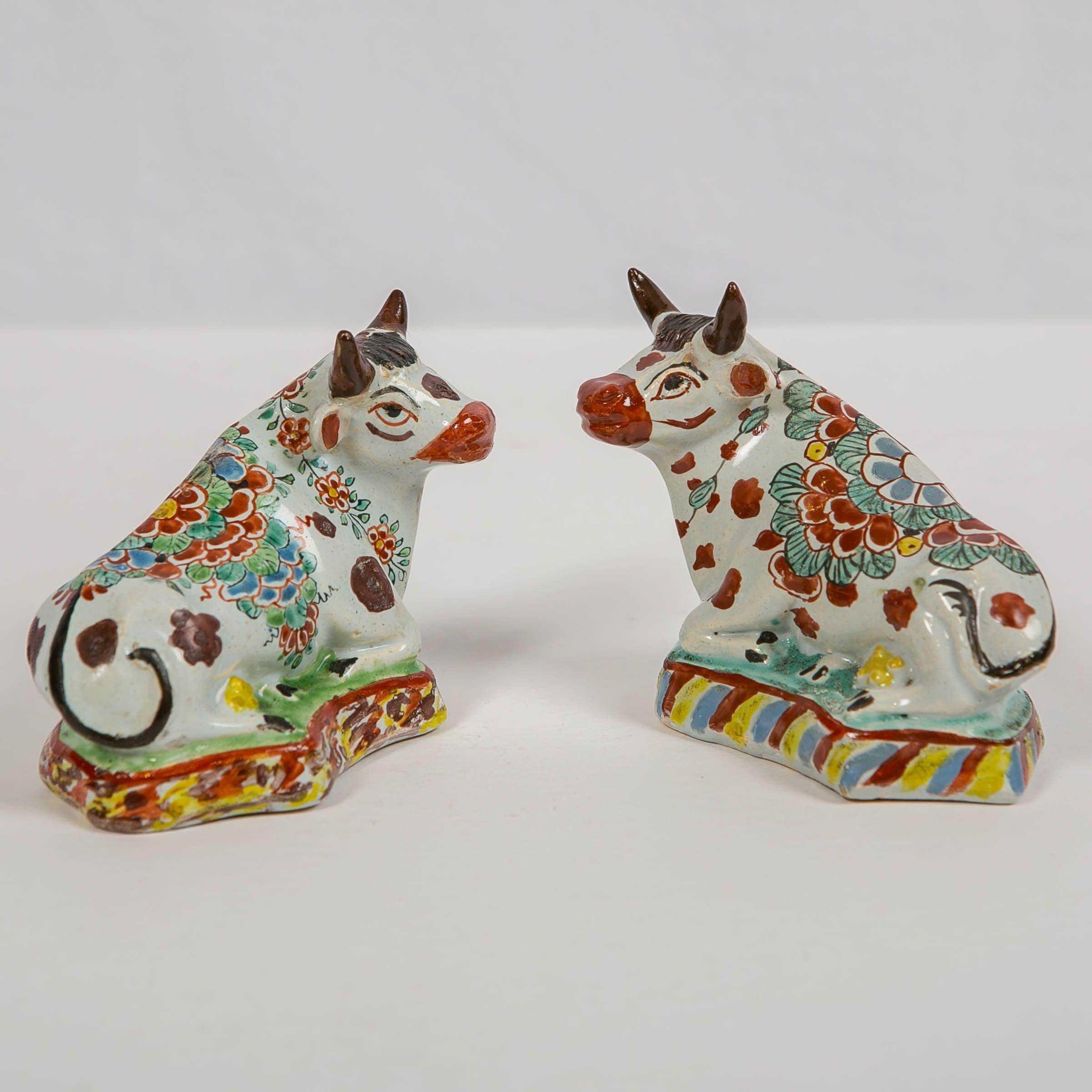 Pair of Dutch Delft Cows Painted in Polychrome Petit Feu Colors Made circa 1760 In Excellent Condition In Katonah, NY