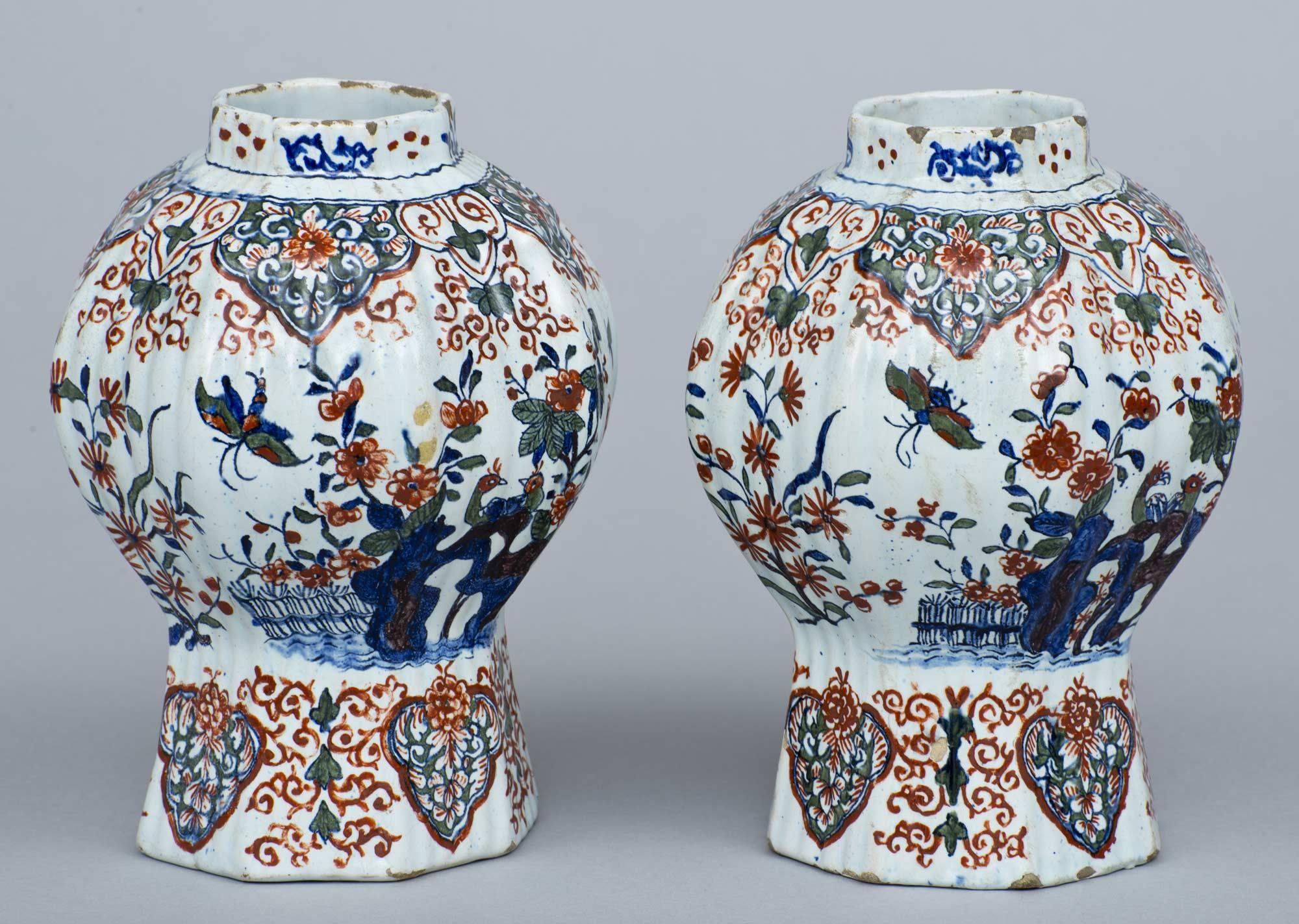 Dutch Colonial Pair of Dutch Delft Vases, 17th Century For Sale