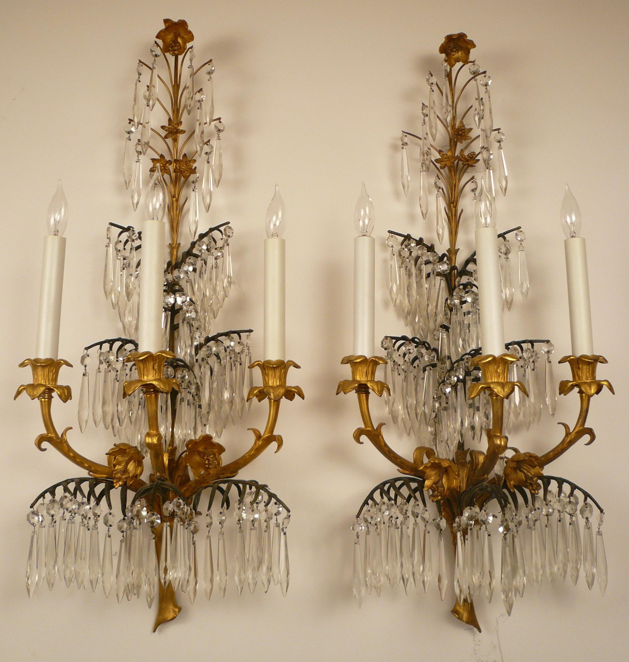 Paar E. F. Caldwell Wandleuchter aus vergoldeter Bronze und Kristall mit Palmenblatt im Angebot 11