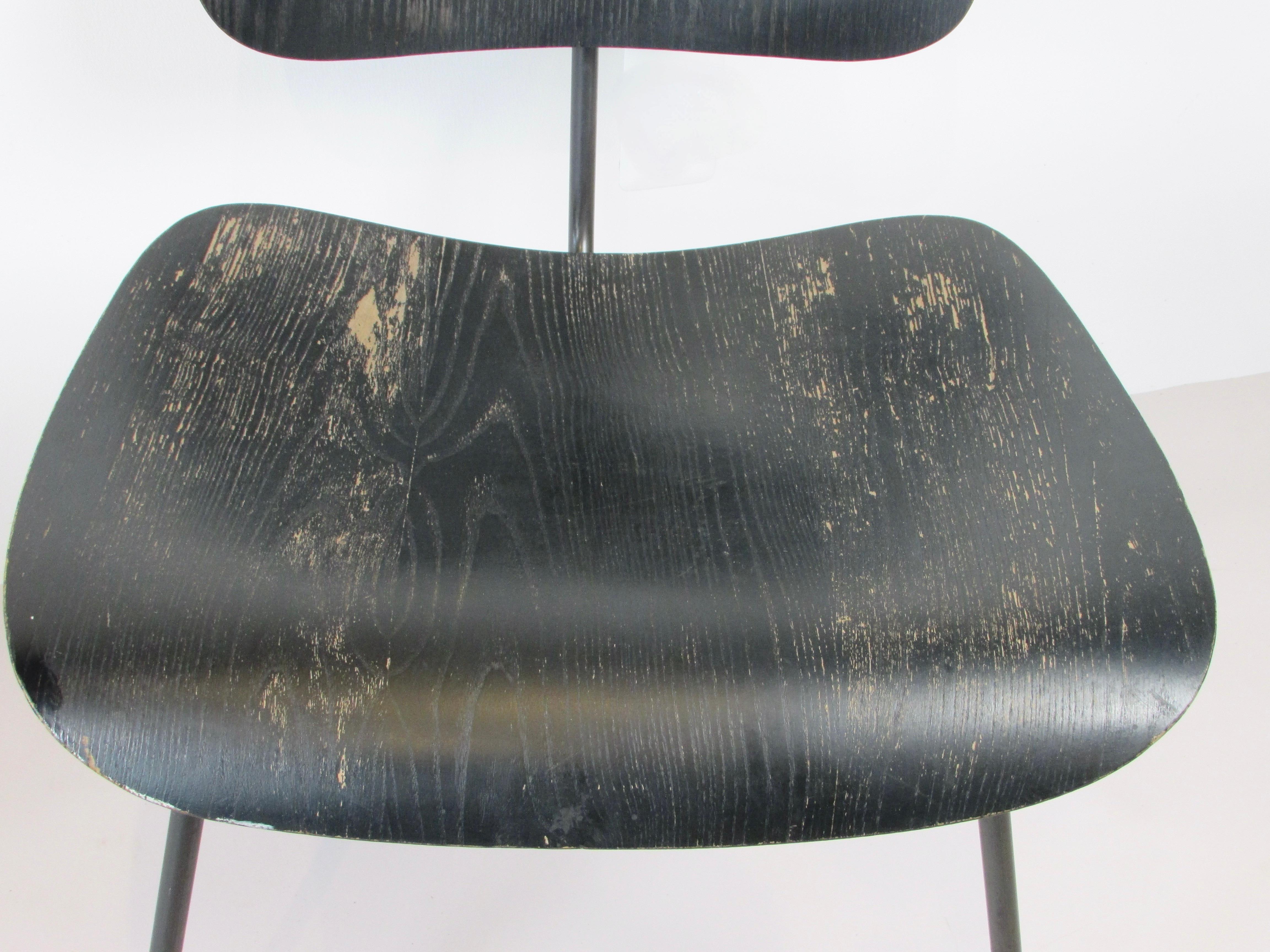 Pair Eames DCM in Worn Original Ebonized Finish In Fair Condition For Sale In Ferndale, MI