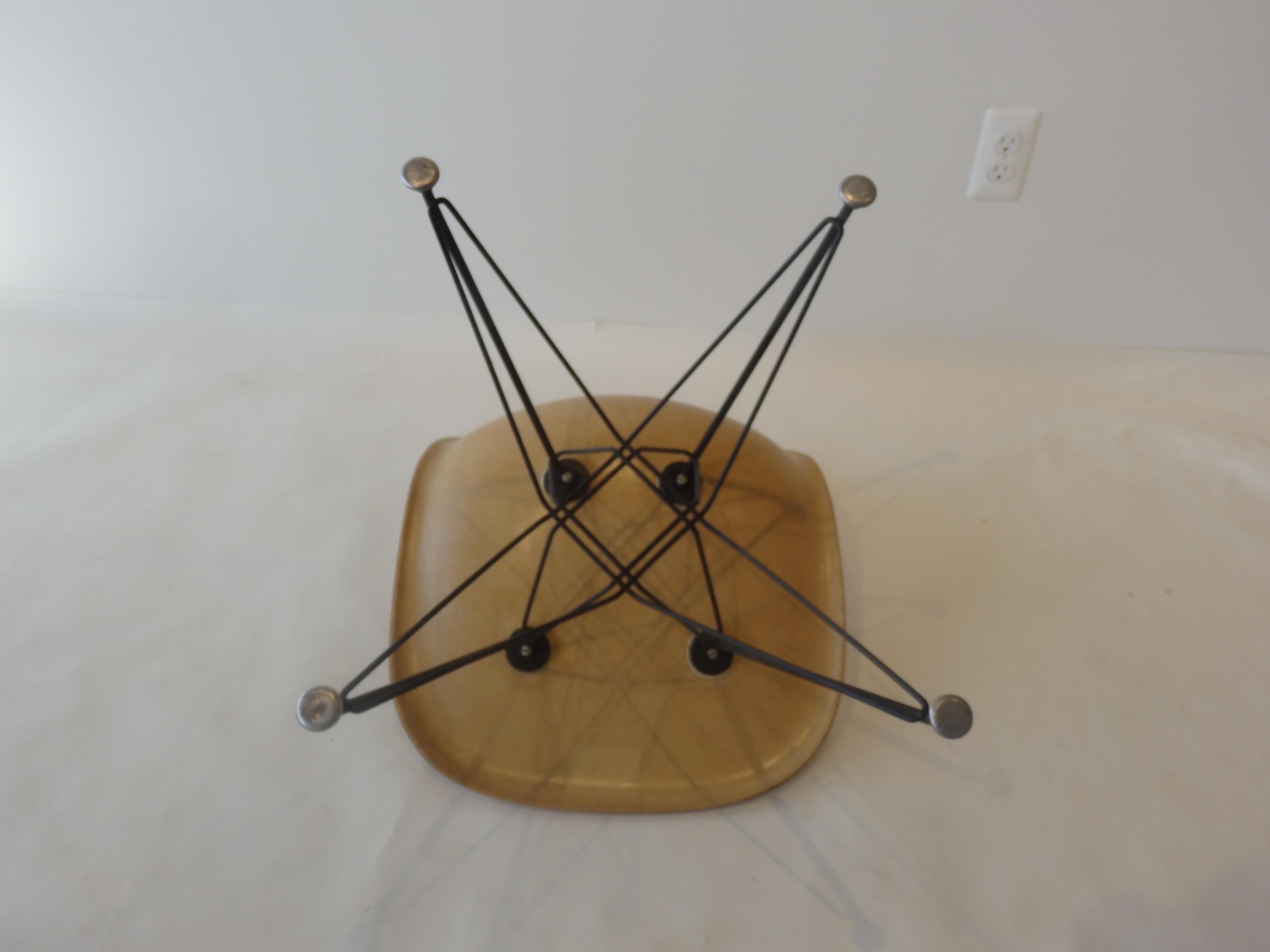 American Pair of Eames Fiberglass DSR Chairs on Eiffel Tower Bases For Sale