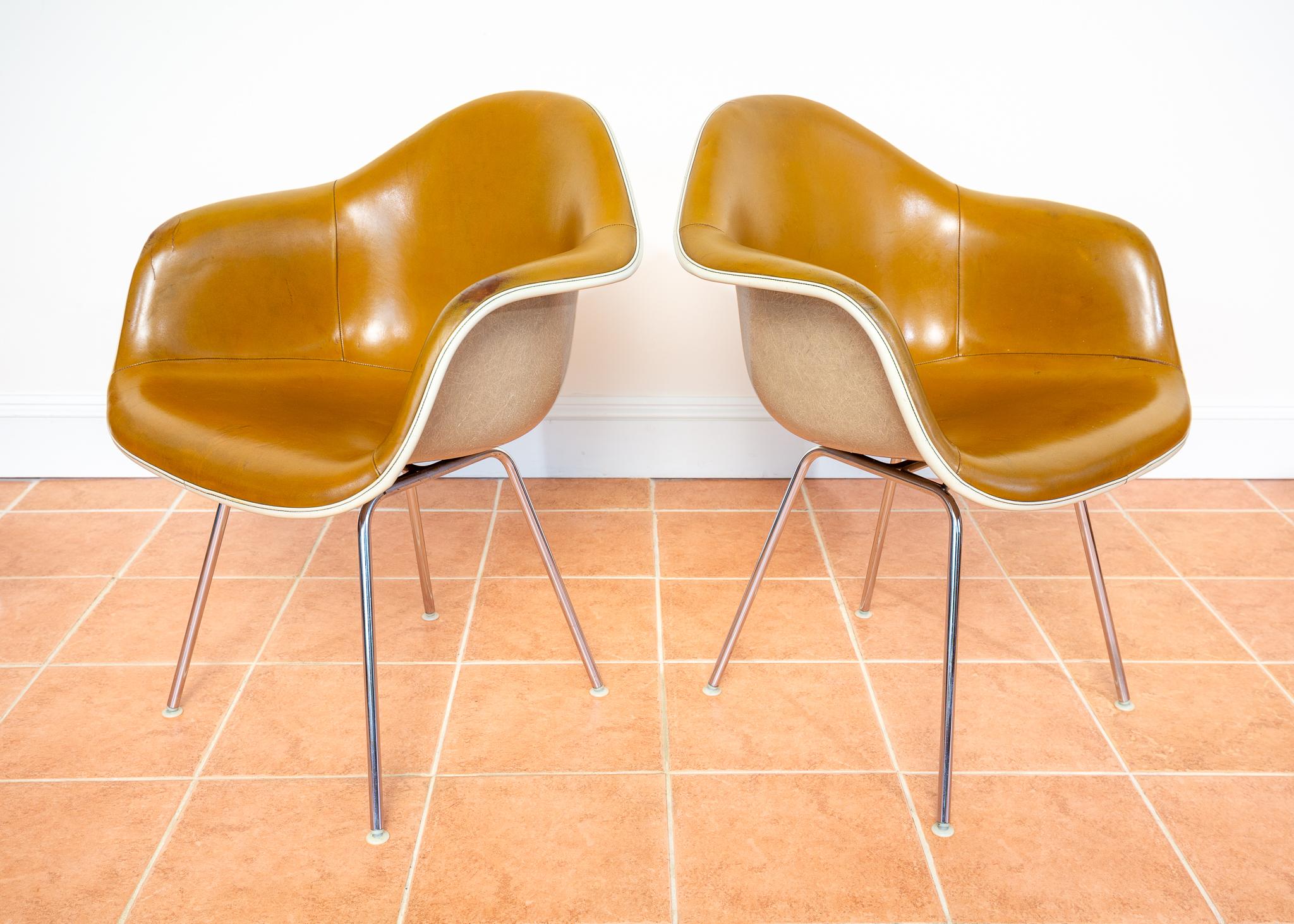 Pair Eames Herman Miller DAX Leather Armchairs 1960s MCM Rope Edge Shell Bucket im Angebot 4