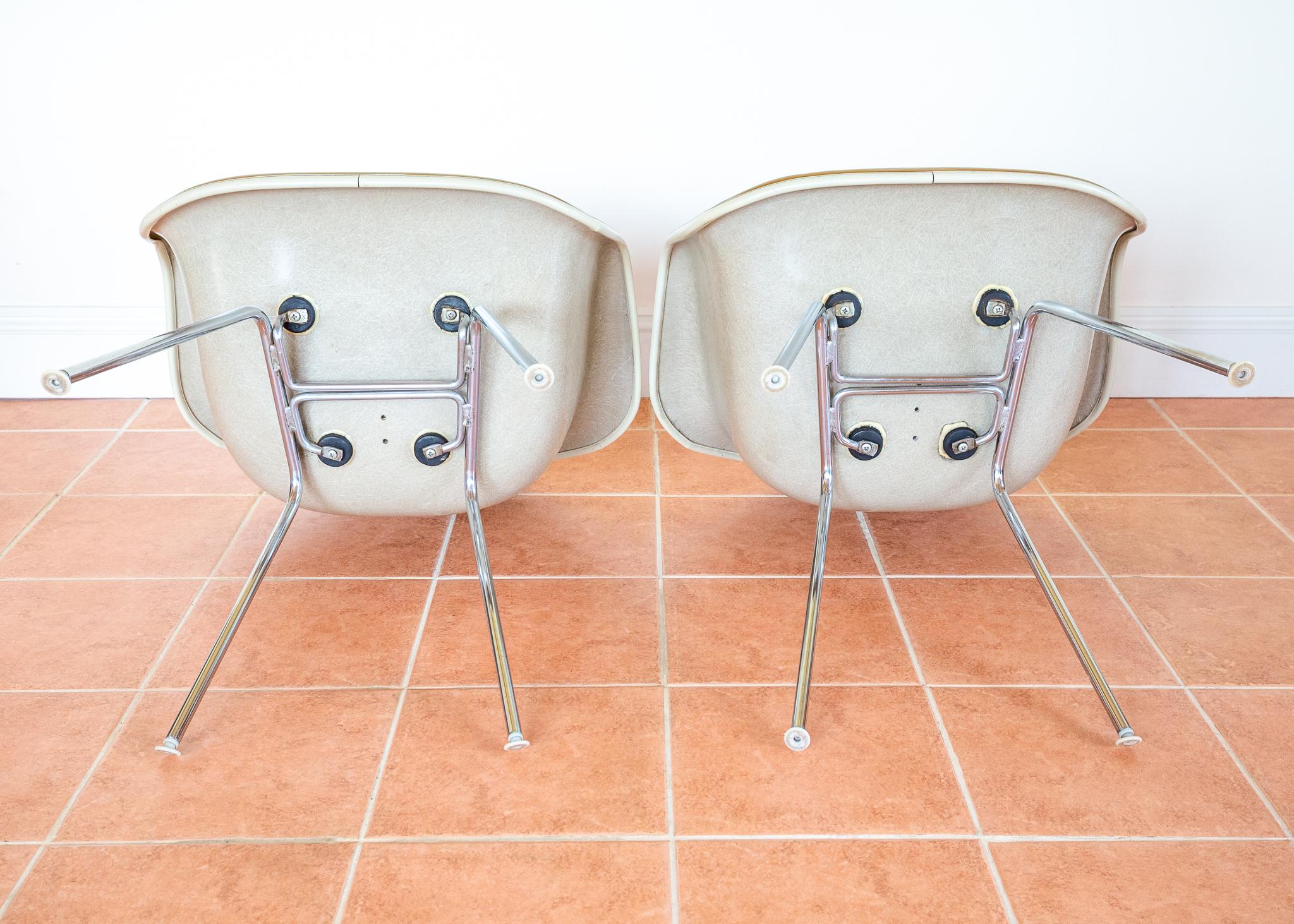 Pair Eames Herman Miller DAX Leather Armchairs 1960s MCM Rope Edge Shell Bucket im Angebot 9