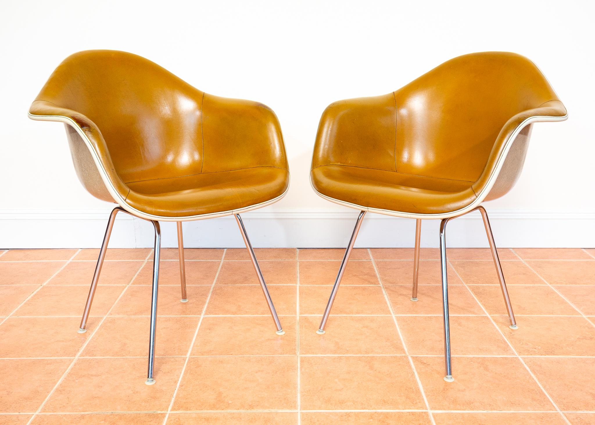 Pair Eames Herman Miller DAX Leather Armchairs 1960s MCM Rope Edge Shell Bucket im Zustand „Gut“ im Angebot in London, GB