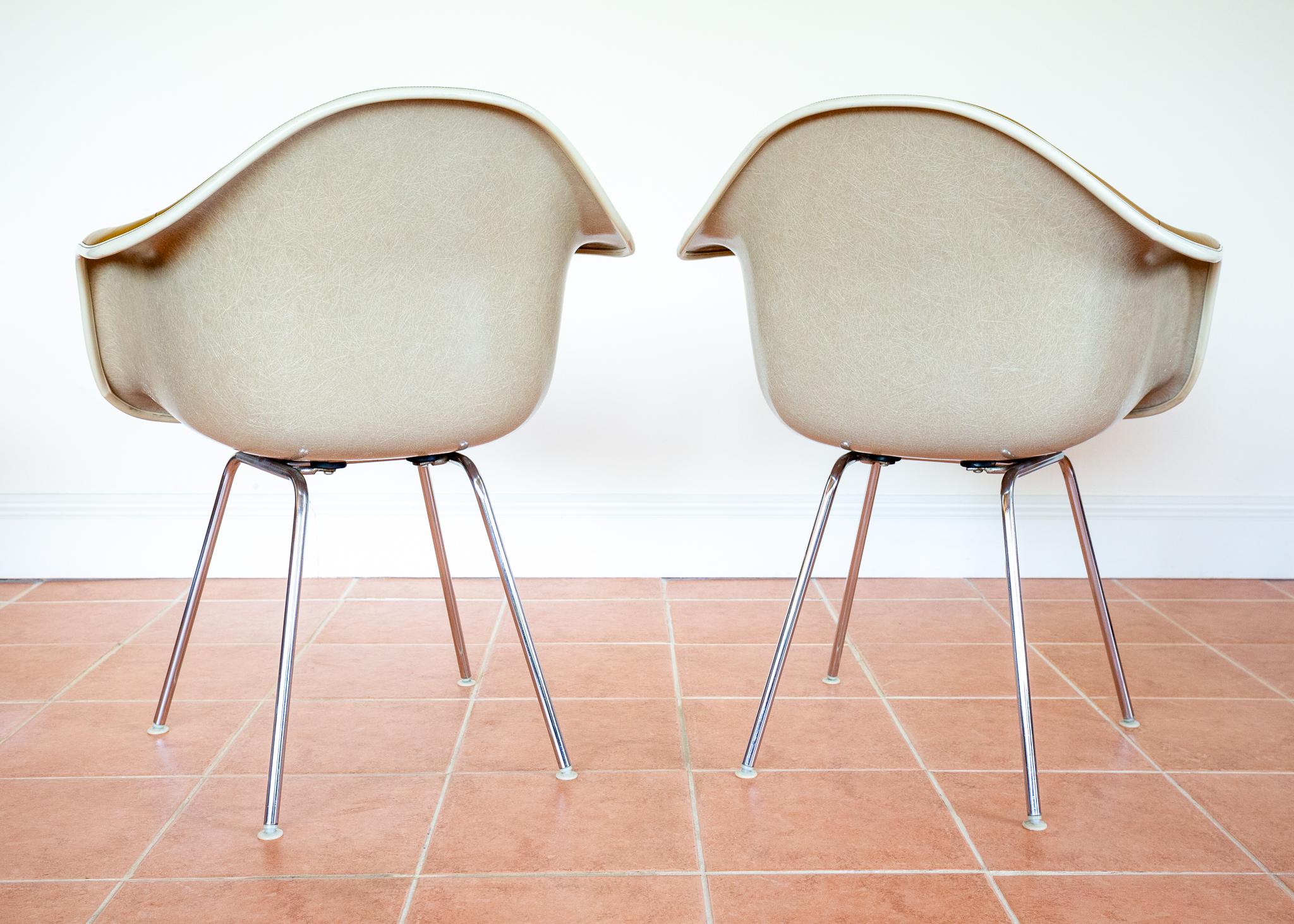 Pair Eames Herman Miller DAX Leather Armchairs 1960s MCM Rope Edge Shell Bucket im Angebot 1