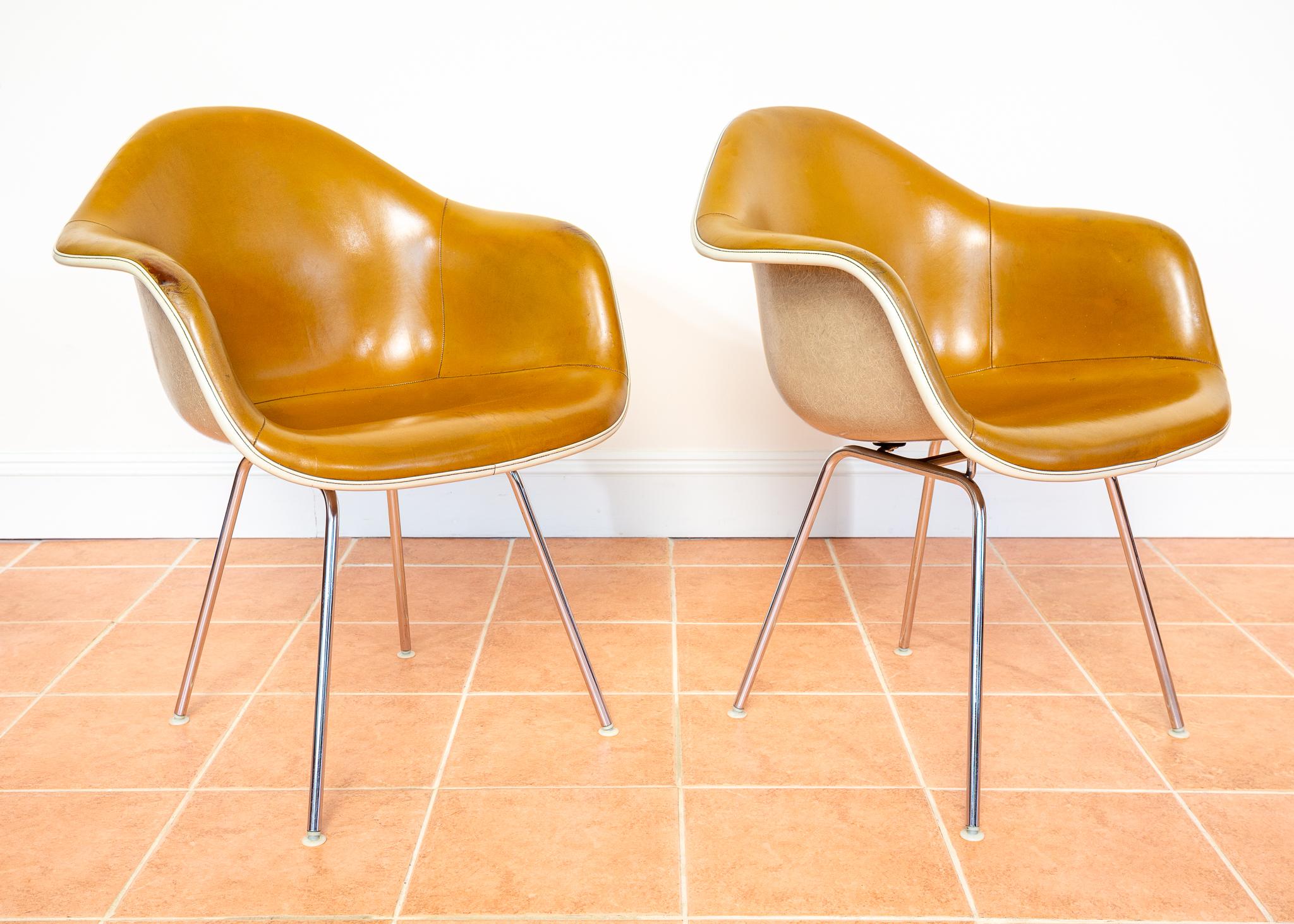 Pair Eames Herman Miller DAX Leather Armchairs 1960s MCM Rope Edge Shell Bucket im Angebot 2