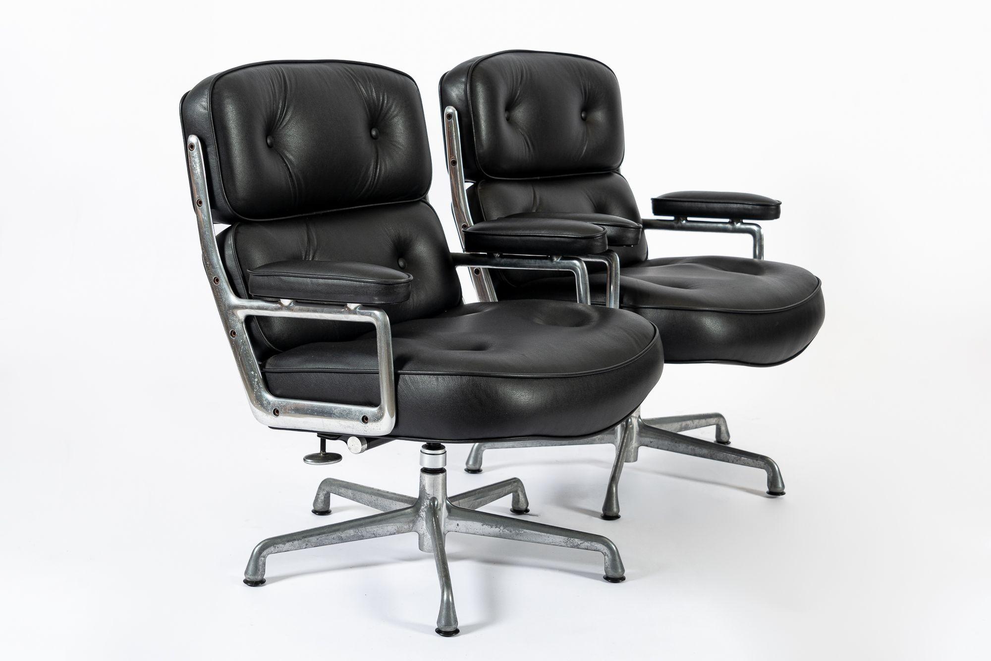 Pair Eames Herman Miller Time Life Black Leather Office Chairs Estadounidense en venta