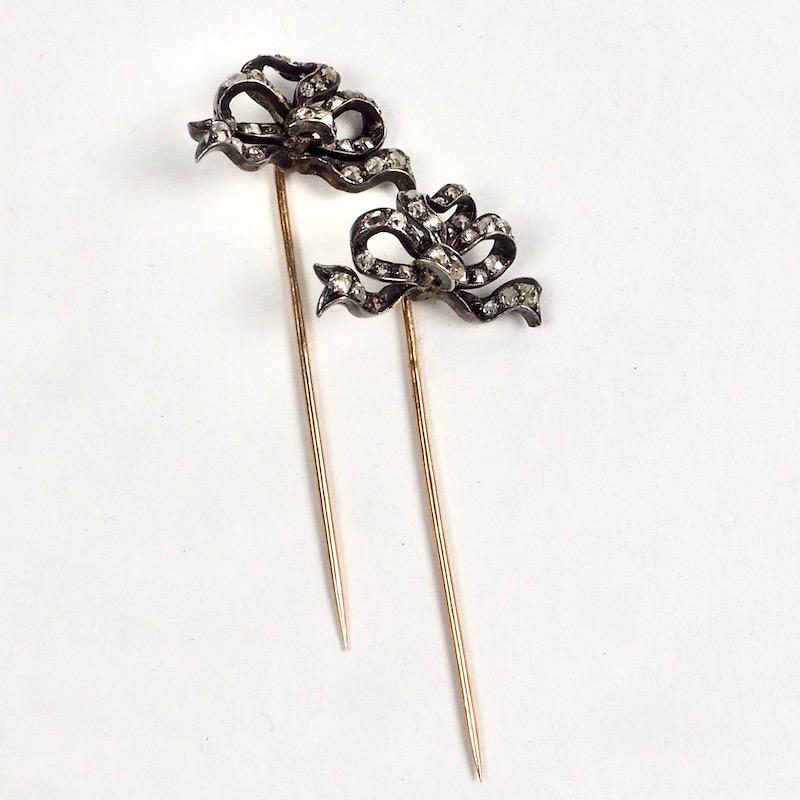 Round Cut Pair of Early 1900s French Gold and Diamond Pins